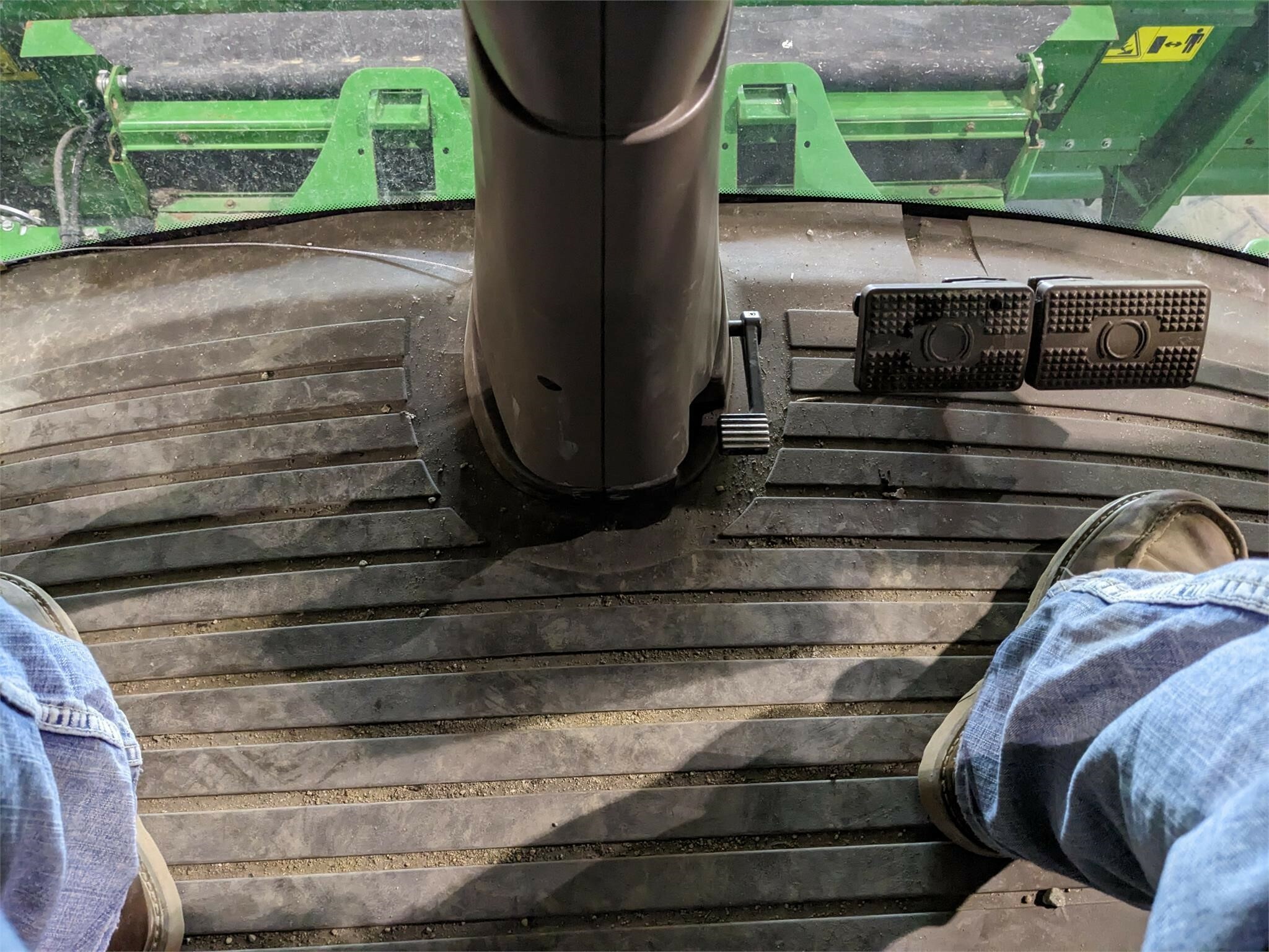 2016 John Deere S680 Combine