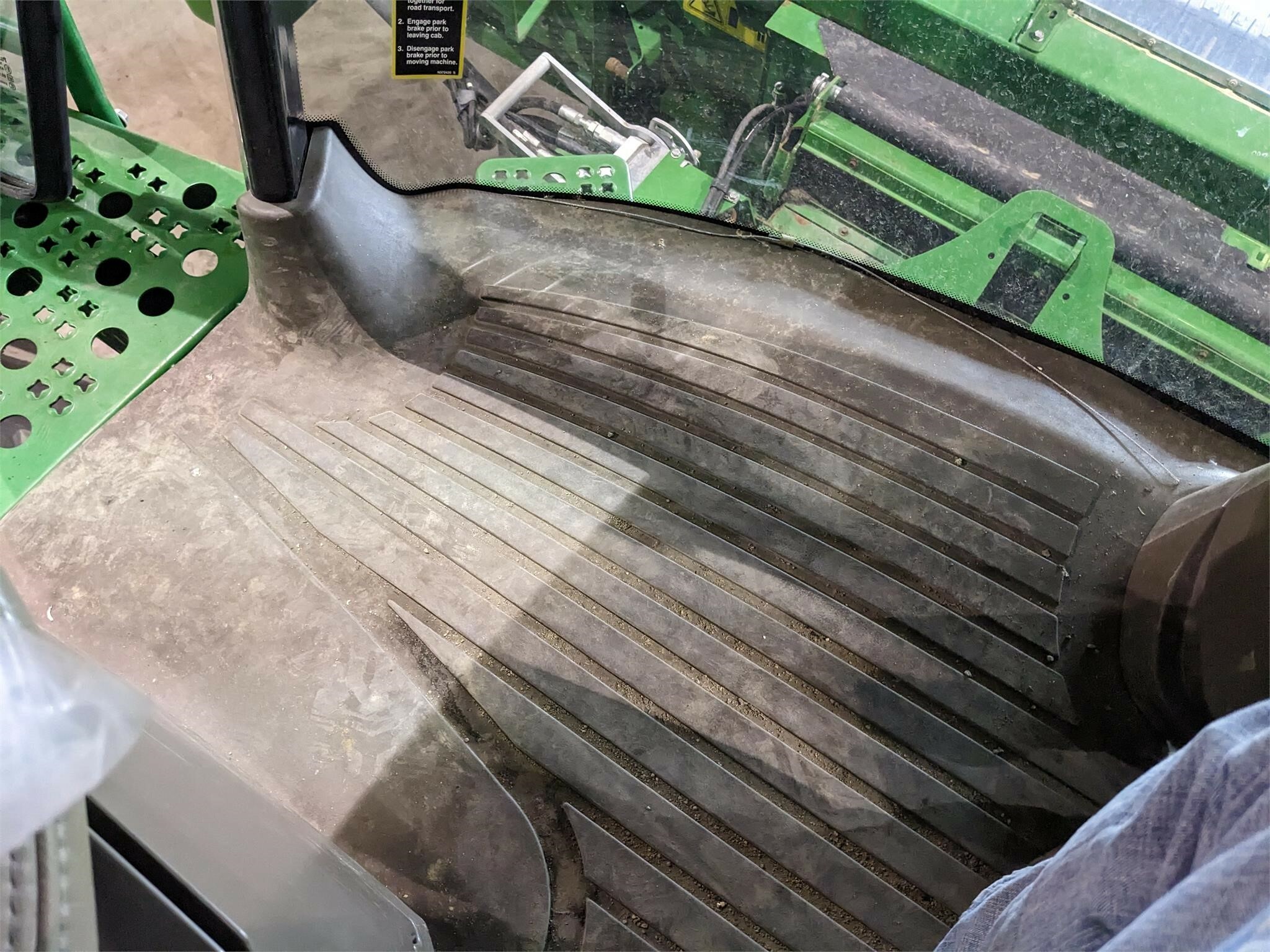 2016 John Deere S680 Combine