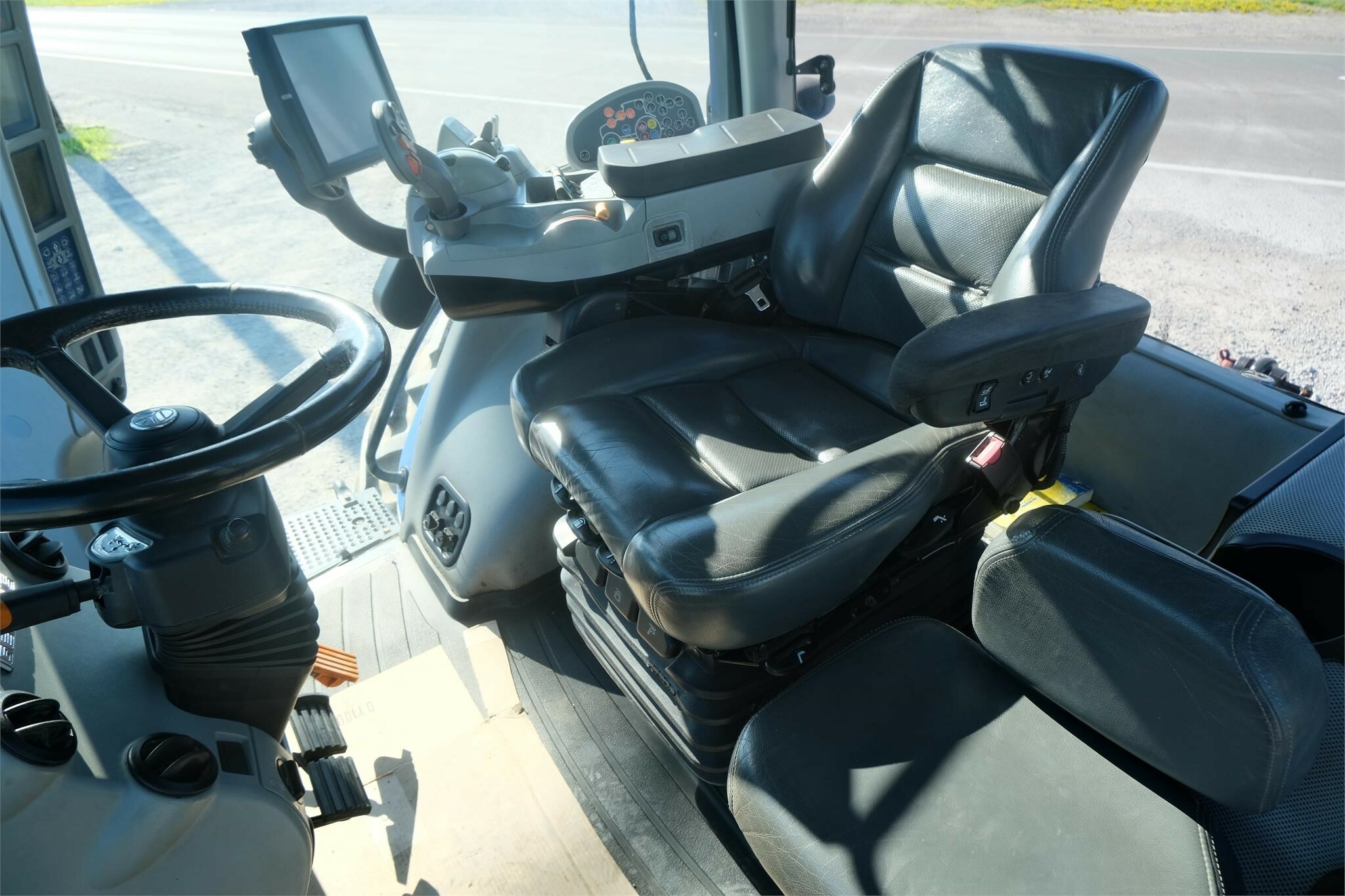 2016 New Holland T8.380 Tractor