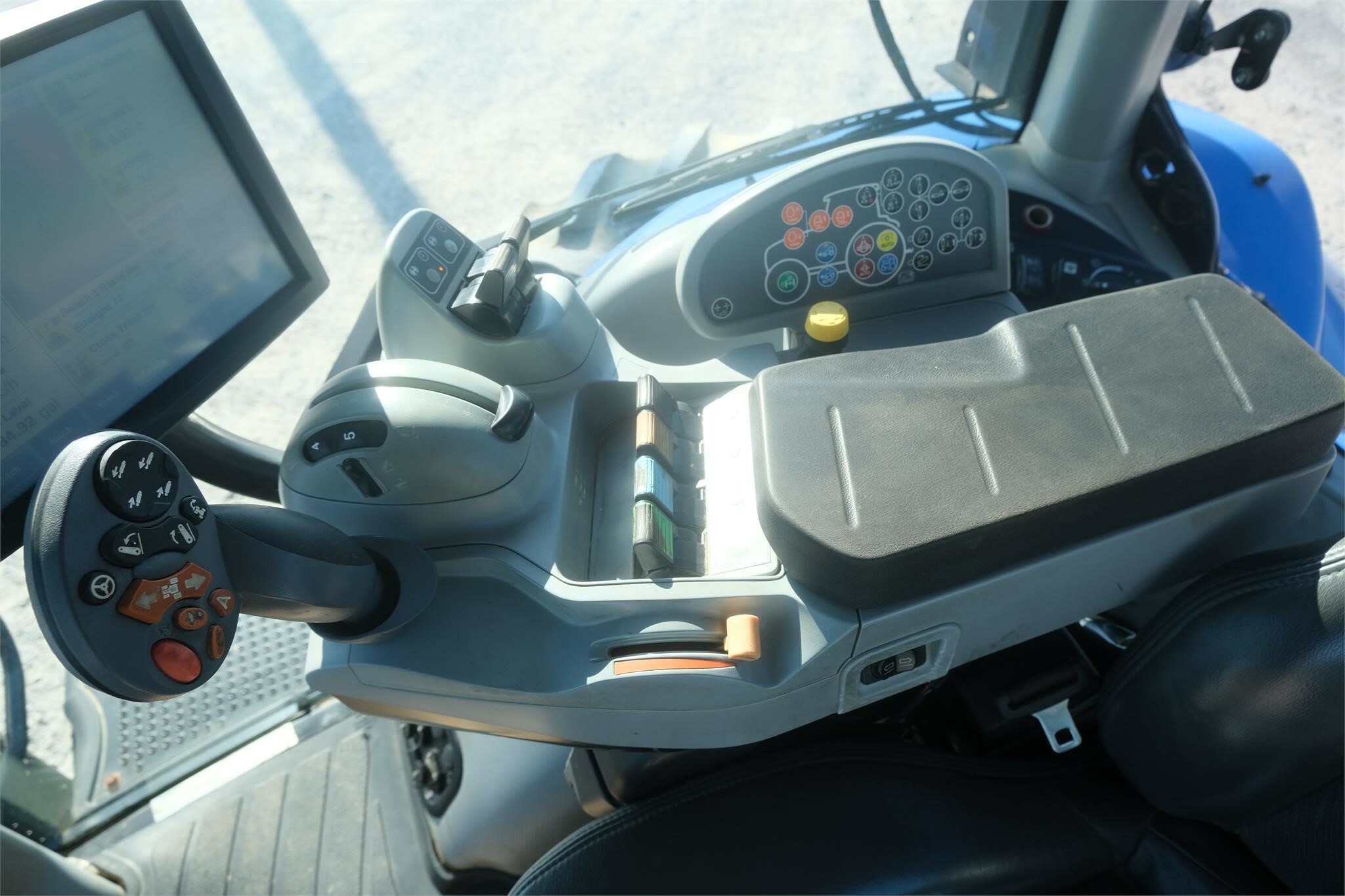2016 New Holland T8.380 Tractor