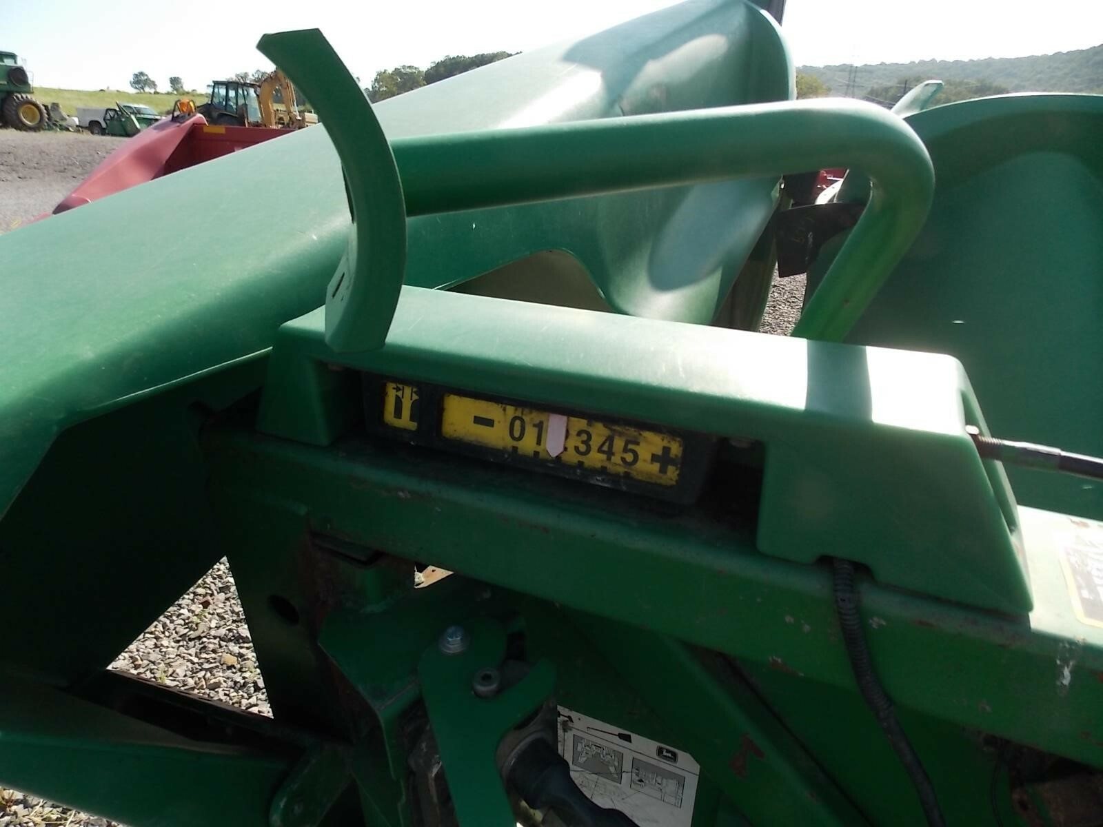 2000 John Deere 693 Corn Head 17,900 Machinery Pete