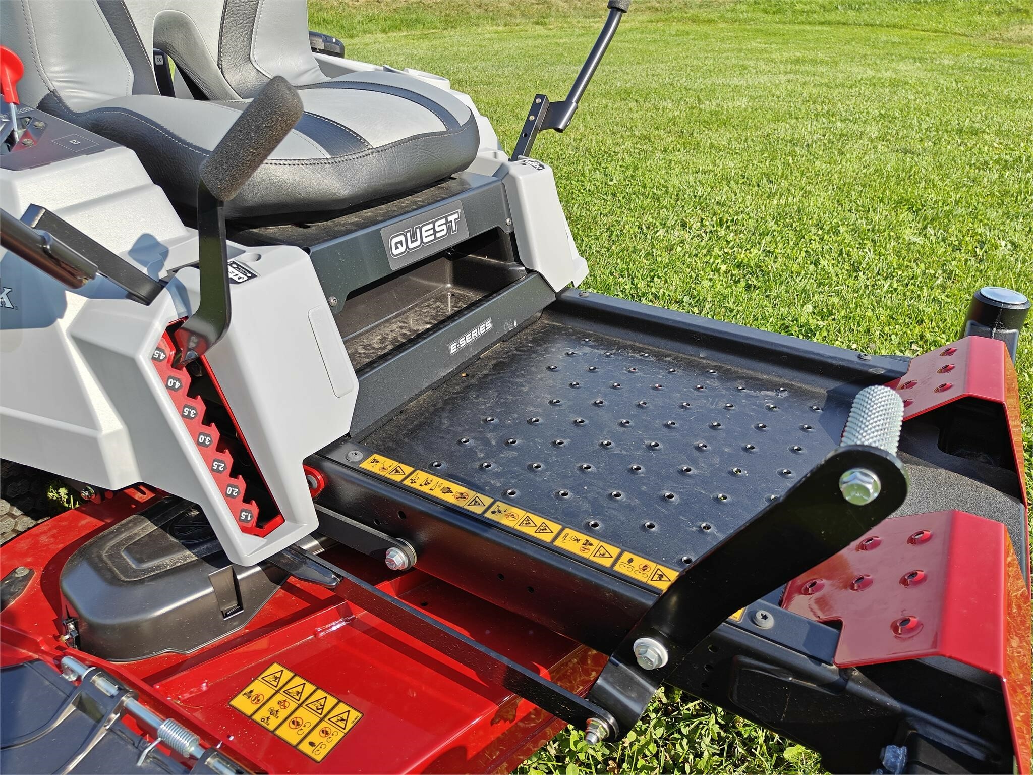 2025 Exmark QZE725GKC50200 Lawn Mower