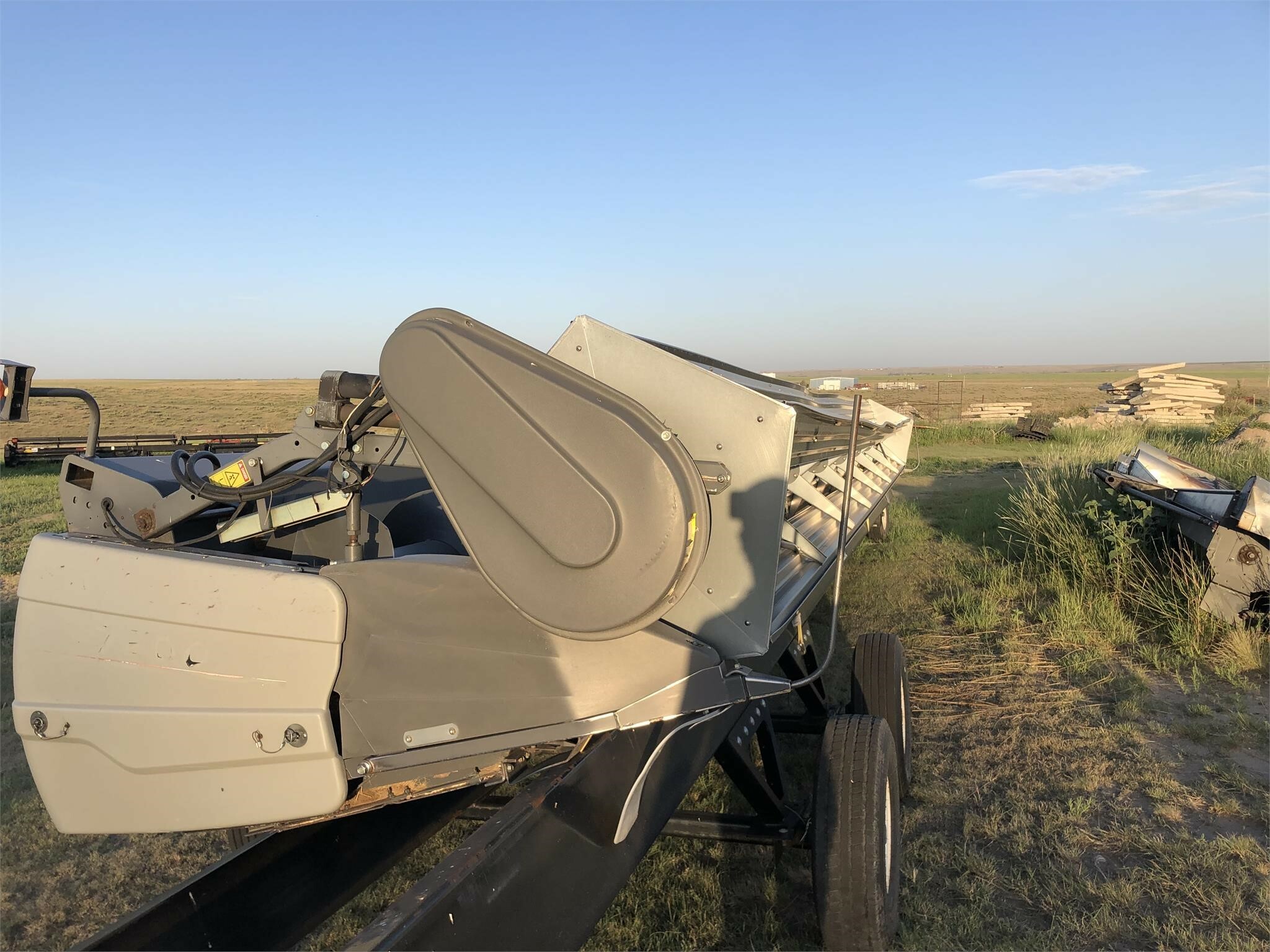 2012 Gleaner 7200 Platform