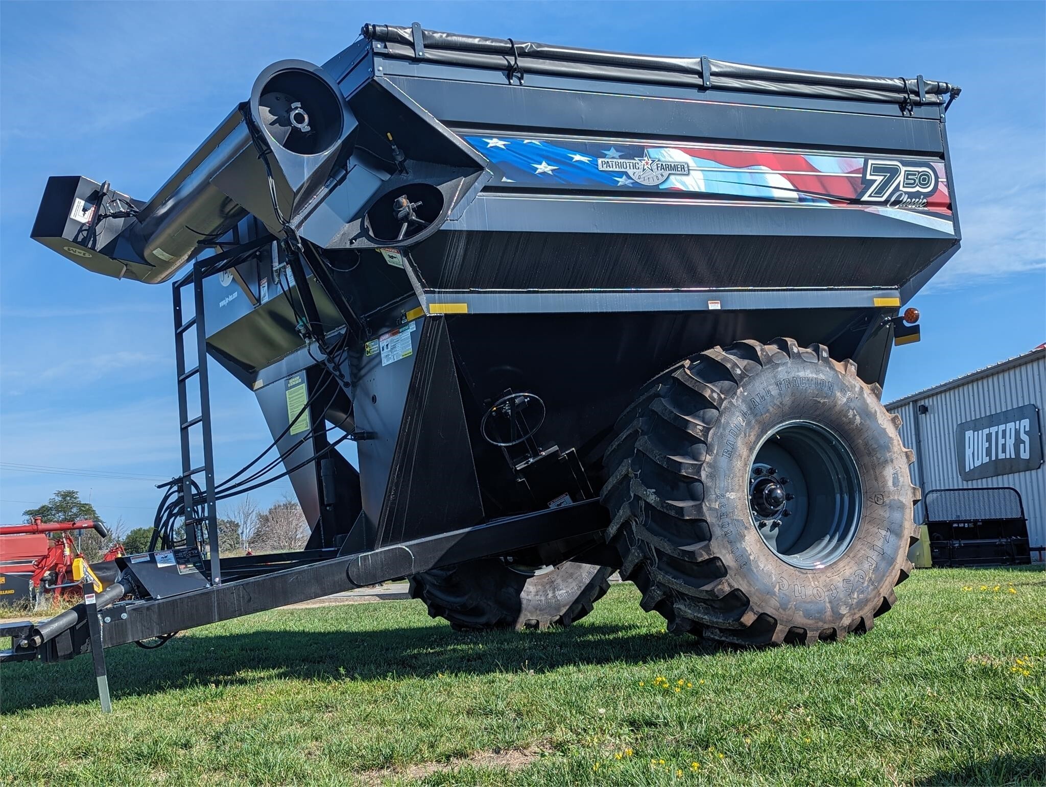 2023 J&M 750-18 Grain Cart