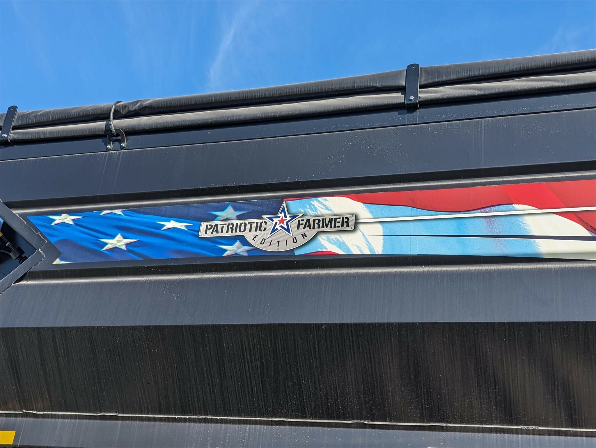 2023 J&M 750-18 Grain Cart