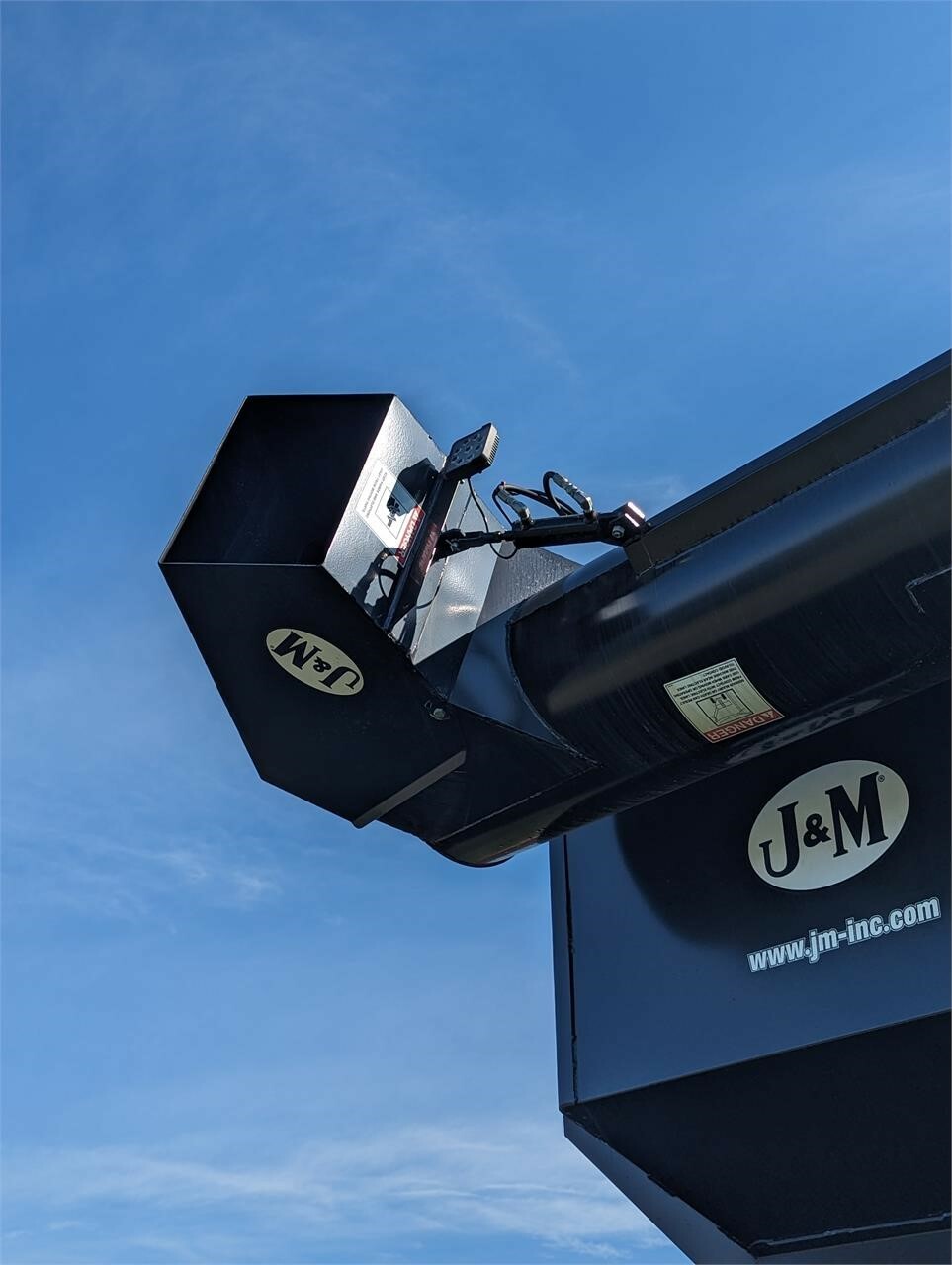 2023 J&M 750-18 Grain Cart