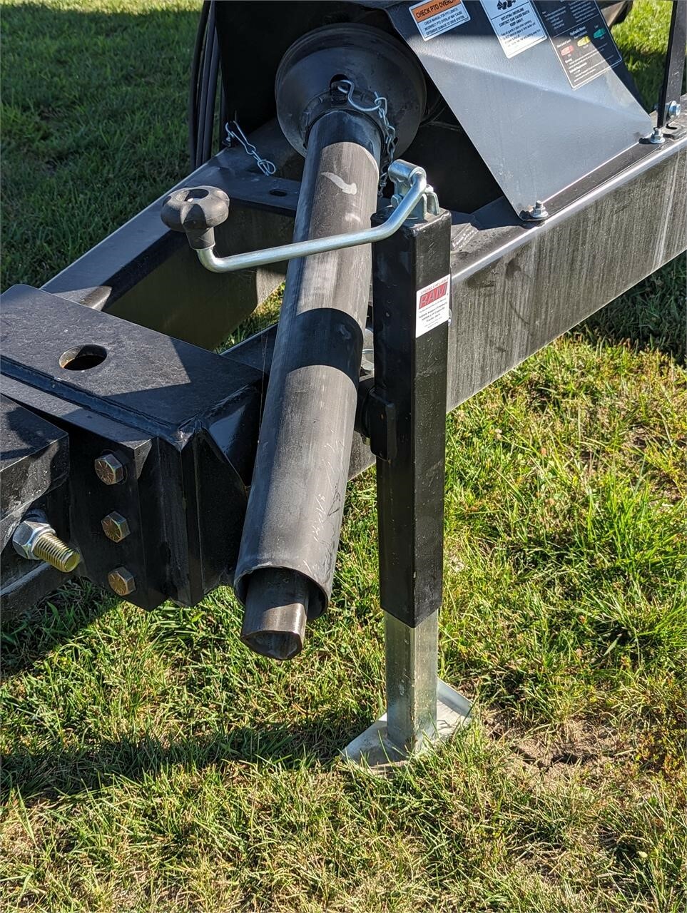 2023 J&M 750-18 Grain Cart