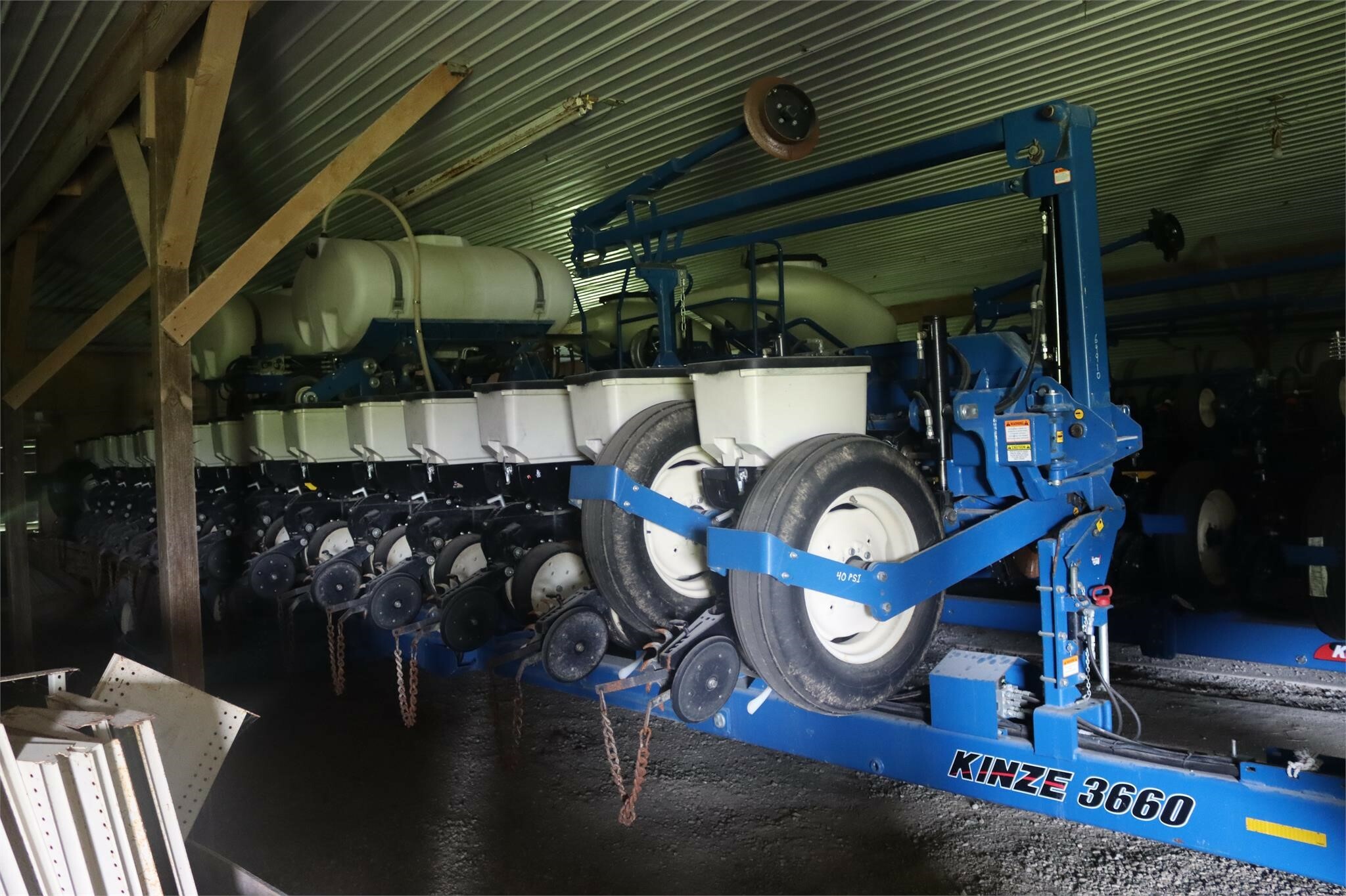 2010 Kinze 3660 Planter