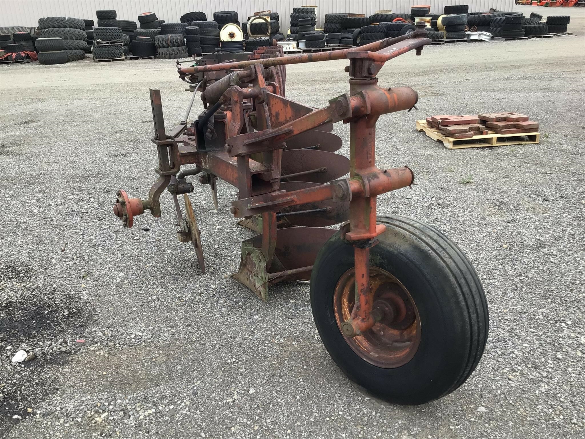  International Harvester 720 Plow
