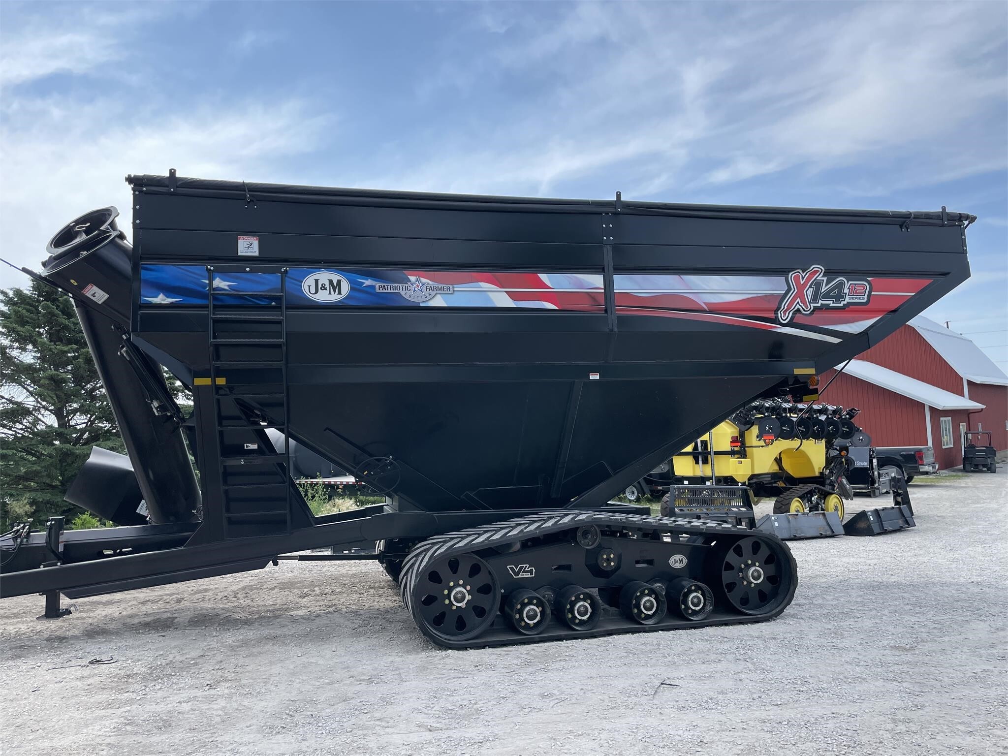 2022 J&M 1412-20T Grain Cart