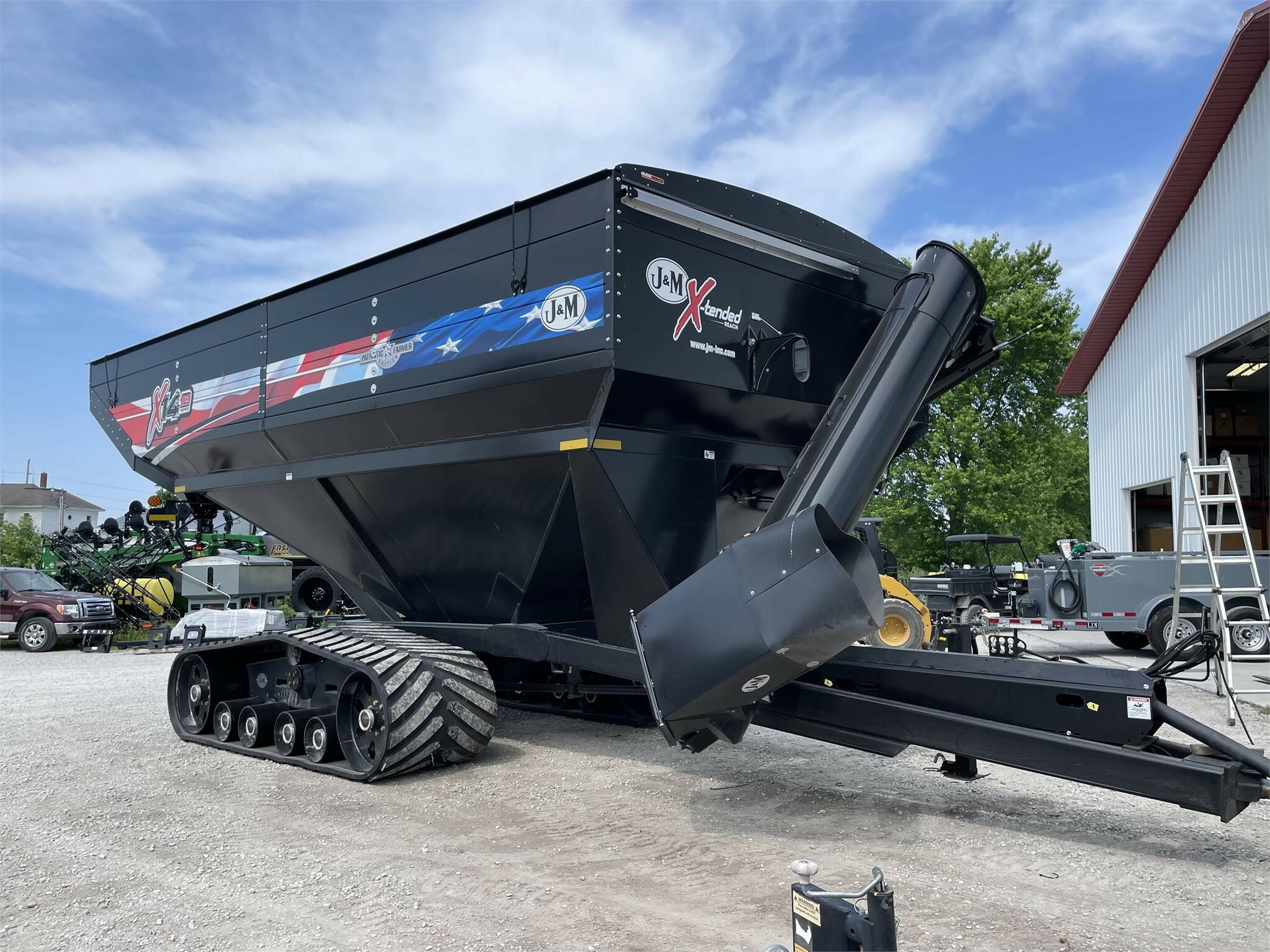 2022 J&M 1412-20T Grain Cart