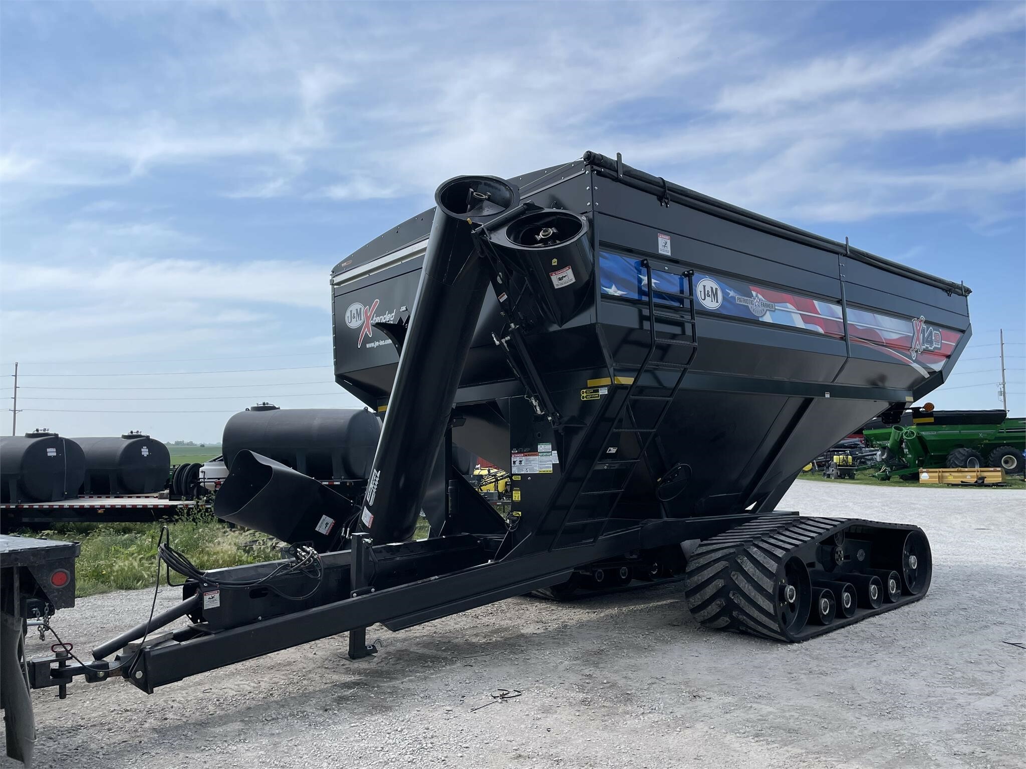 2022 J&M 1412-20T Grain Cart
