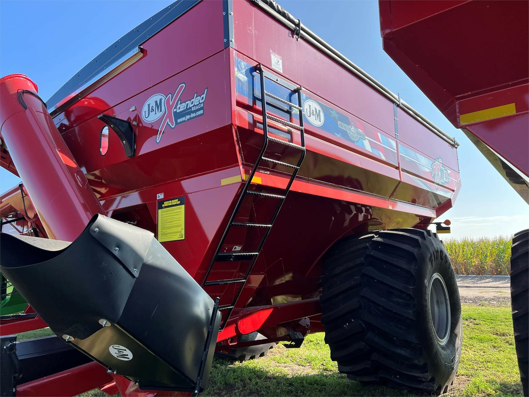2023 J&M 1112 Grain Cart