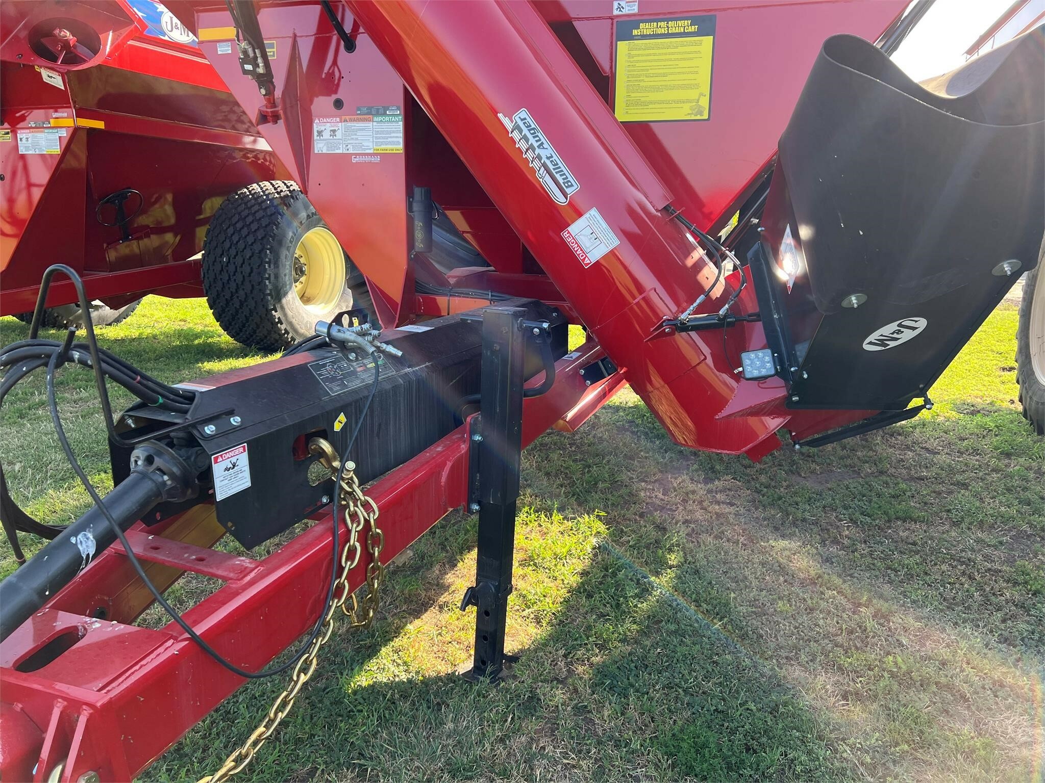 2023 J&M 1112 Grain Cart