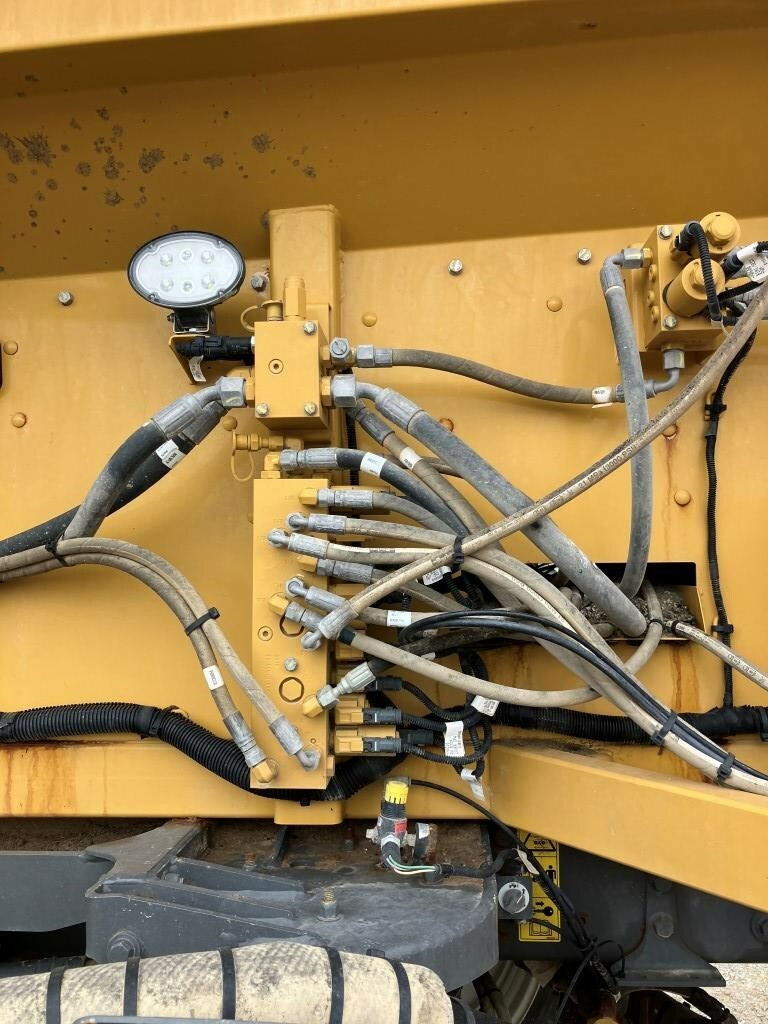 2020 ROGATOR RG1300C Self-Propelled Sprayer