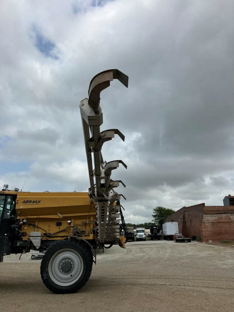 2020 ROGATOR RG1300C Self-Propelled Sprayer
