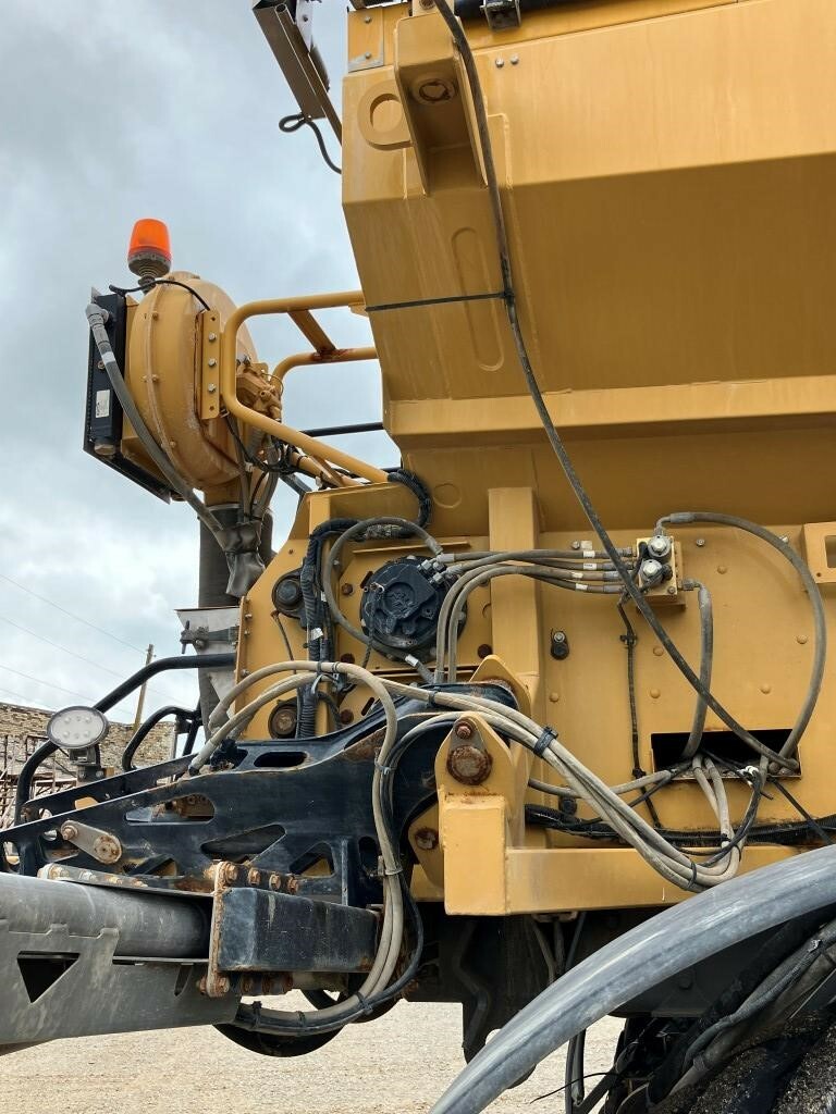 2020 ROGATOR RG1300C Self-Propelled Sprayer