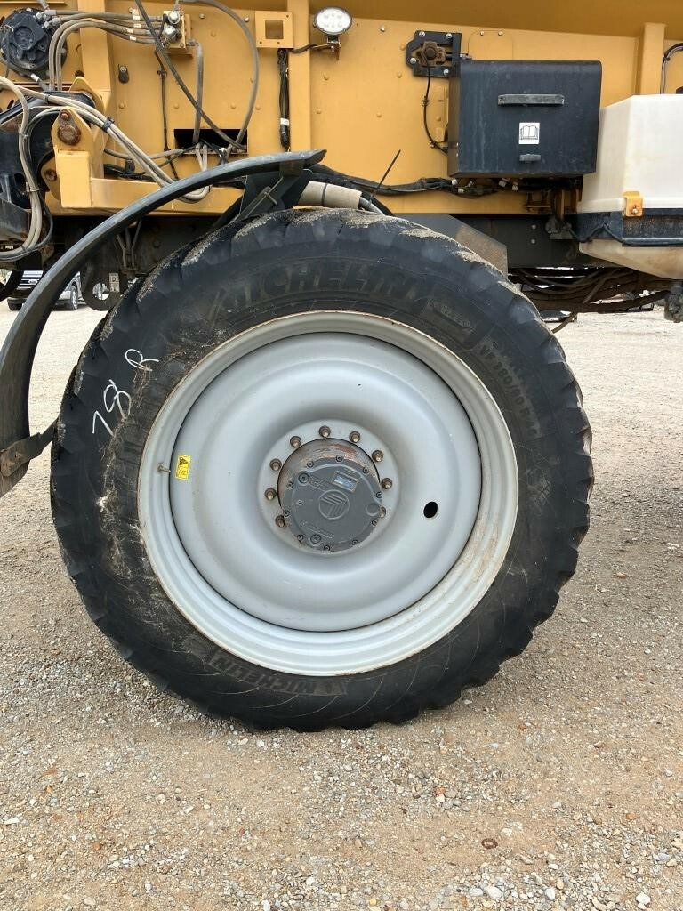 2020 ROGATOR RG1300C Self-Propelled Sprayer