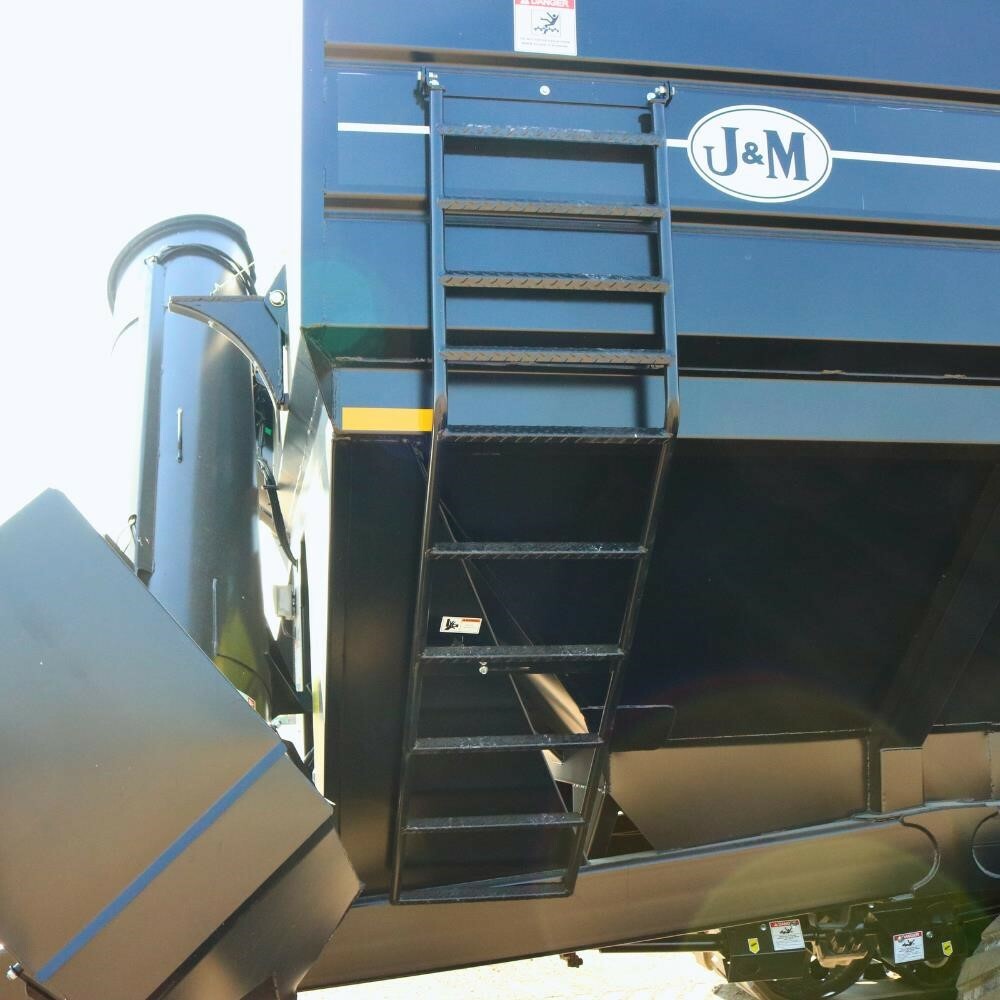 2026 J&M 1432-22T Grain Cart