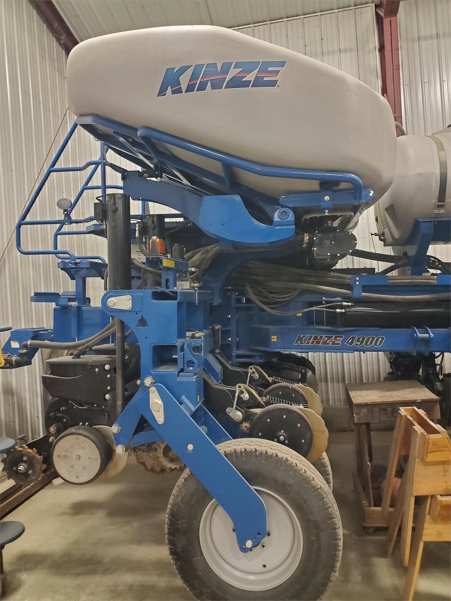 2015 Kinze 4900 Planter