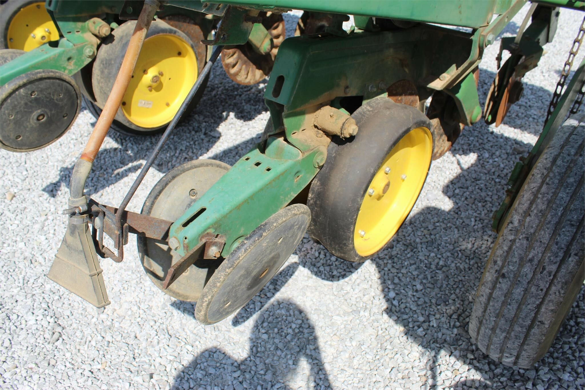 John Deere 7000 Planter 5,450 Machinery Pete