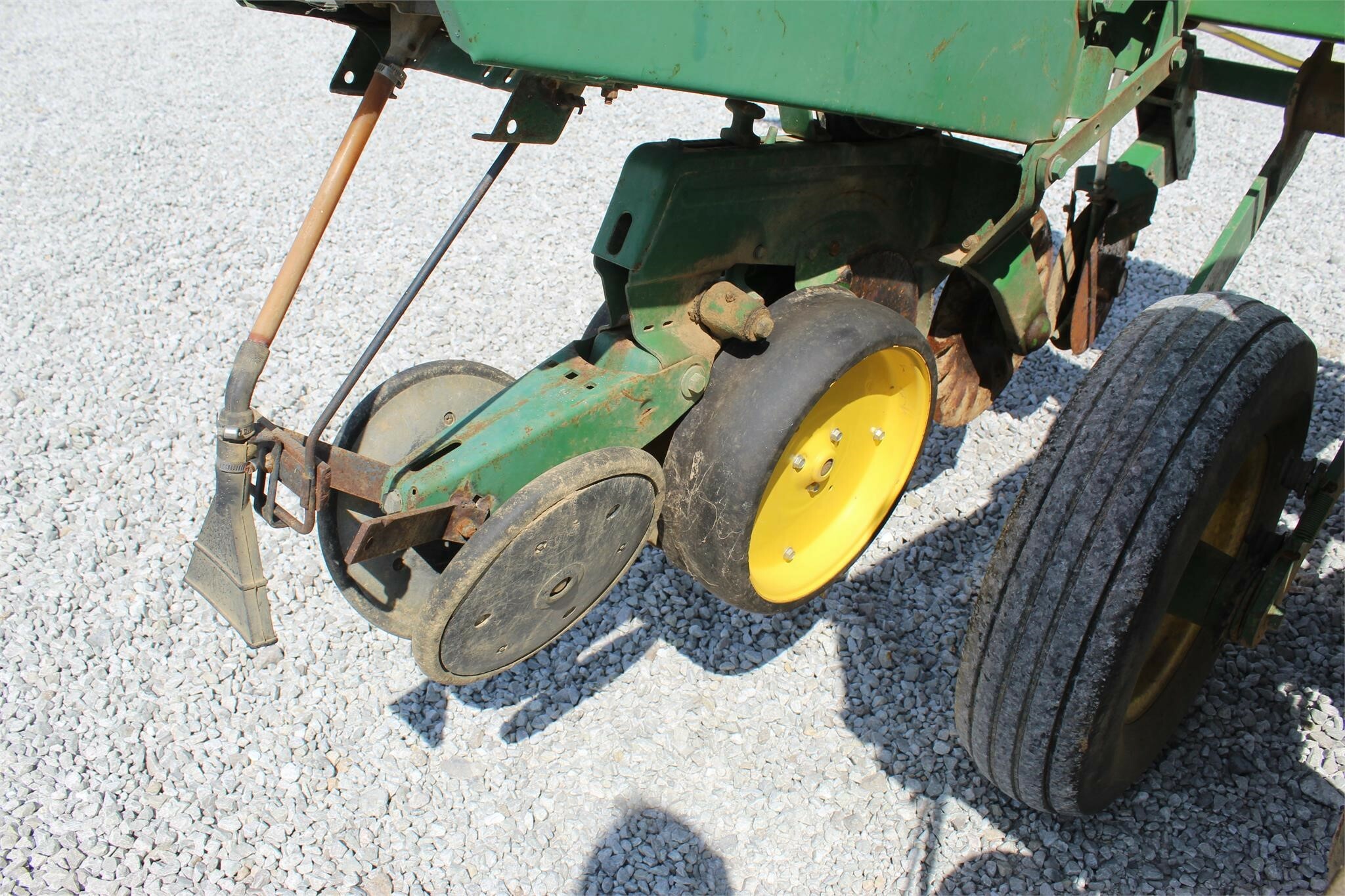 John Deere 7000 Planter 5,450 Machinery Pete