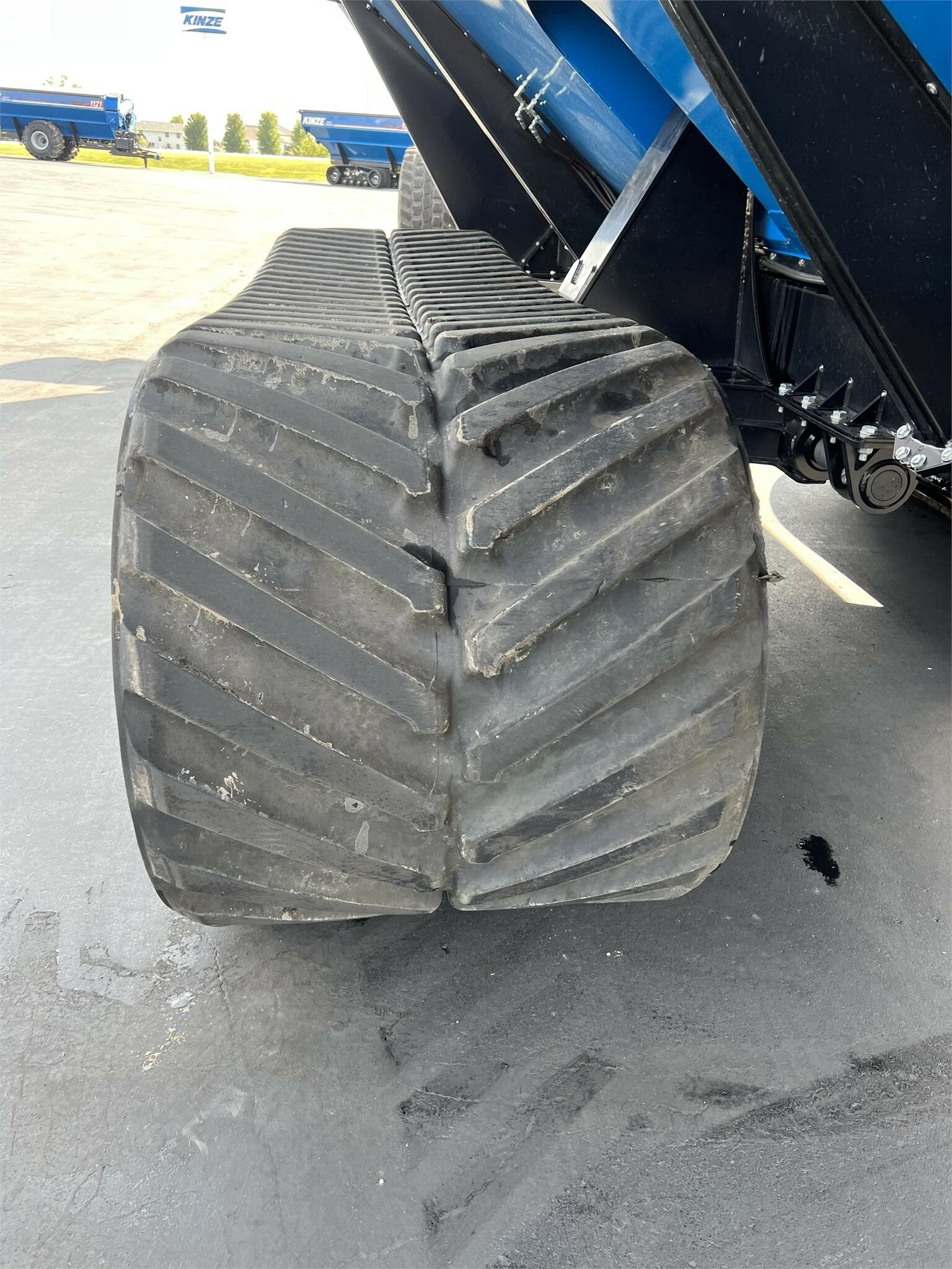 2022 Kinze 1721 Grain Cart