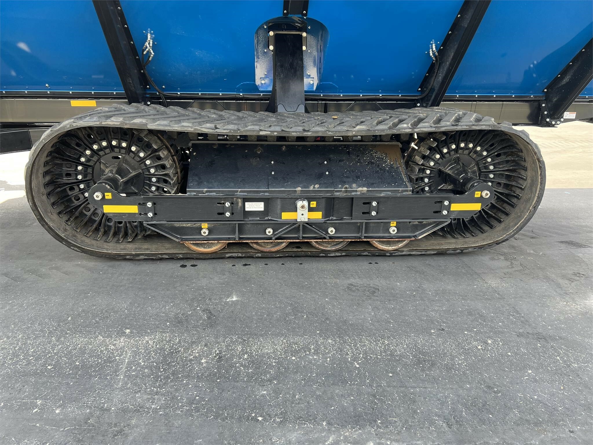 2022 Kinze 1721 Grain Cart