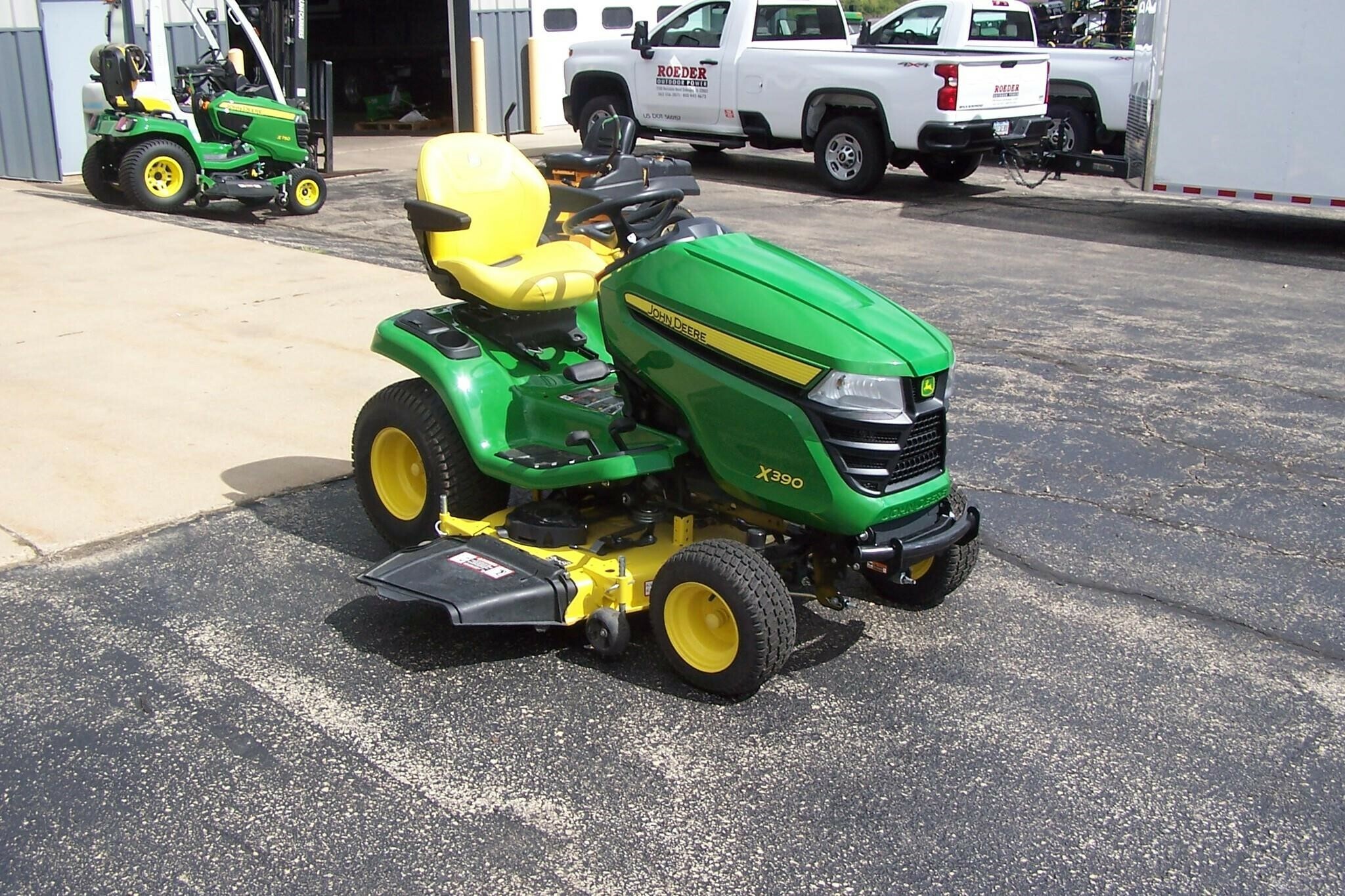 2021 John Deere X390 Lawn Mower 5,600 Machinery Pete