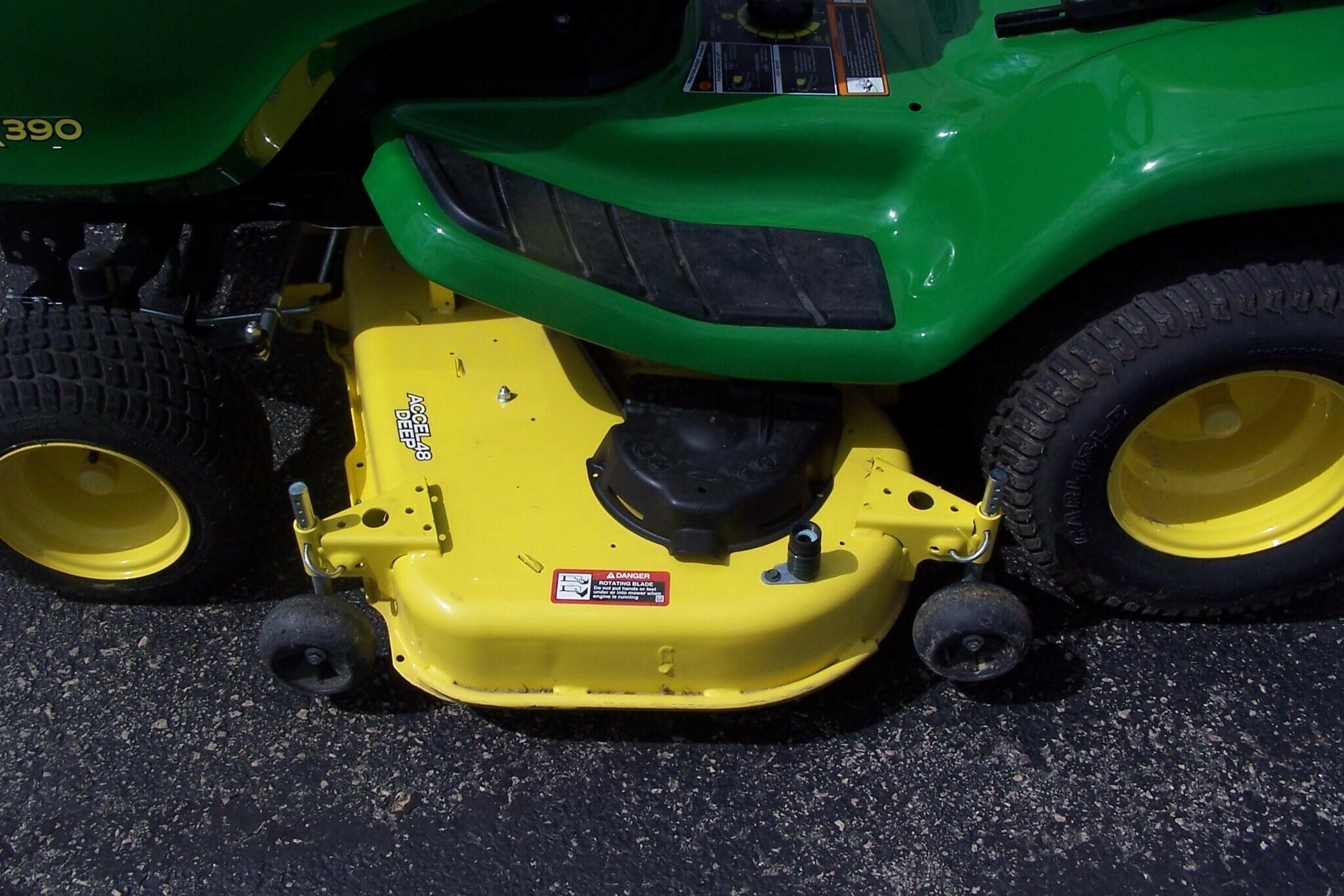 2021 John Deere X390 Lawn Mower 5,600 Machinery Pete