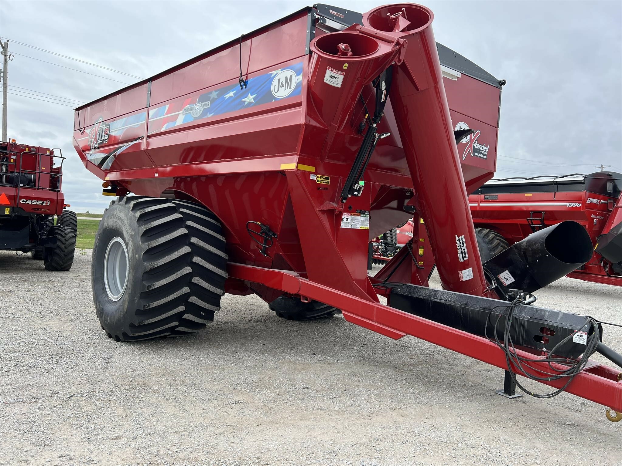 2023 J&M 1112 Grain Cart