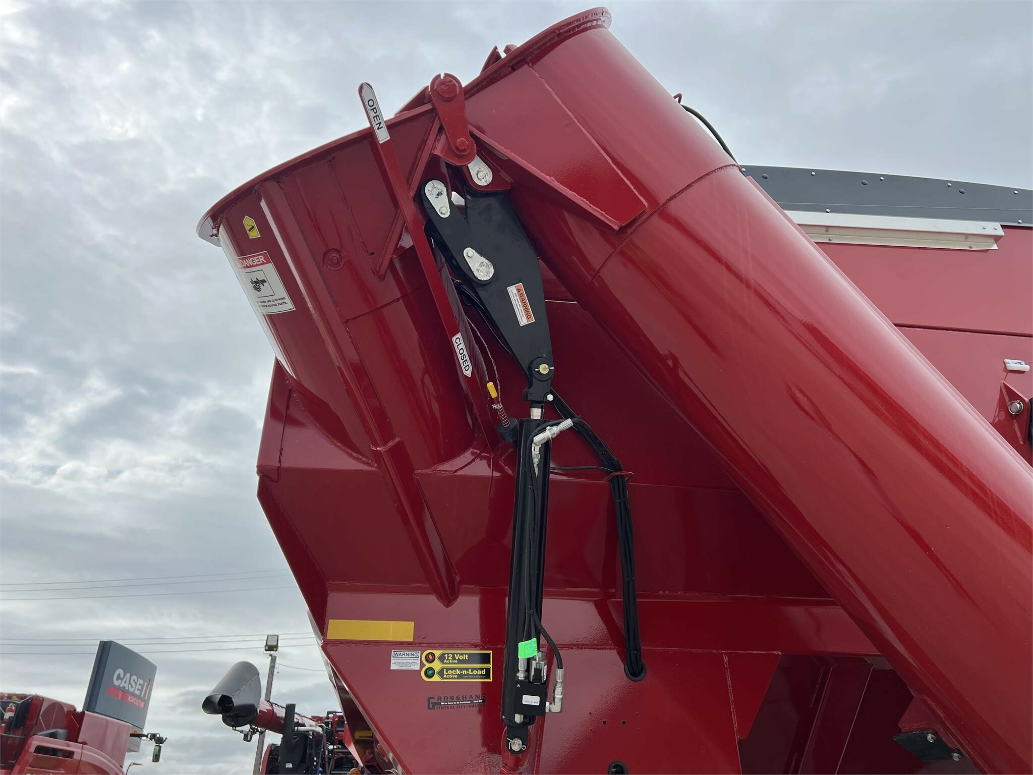 2023 J&M 1112 Grain Cart