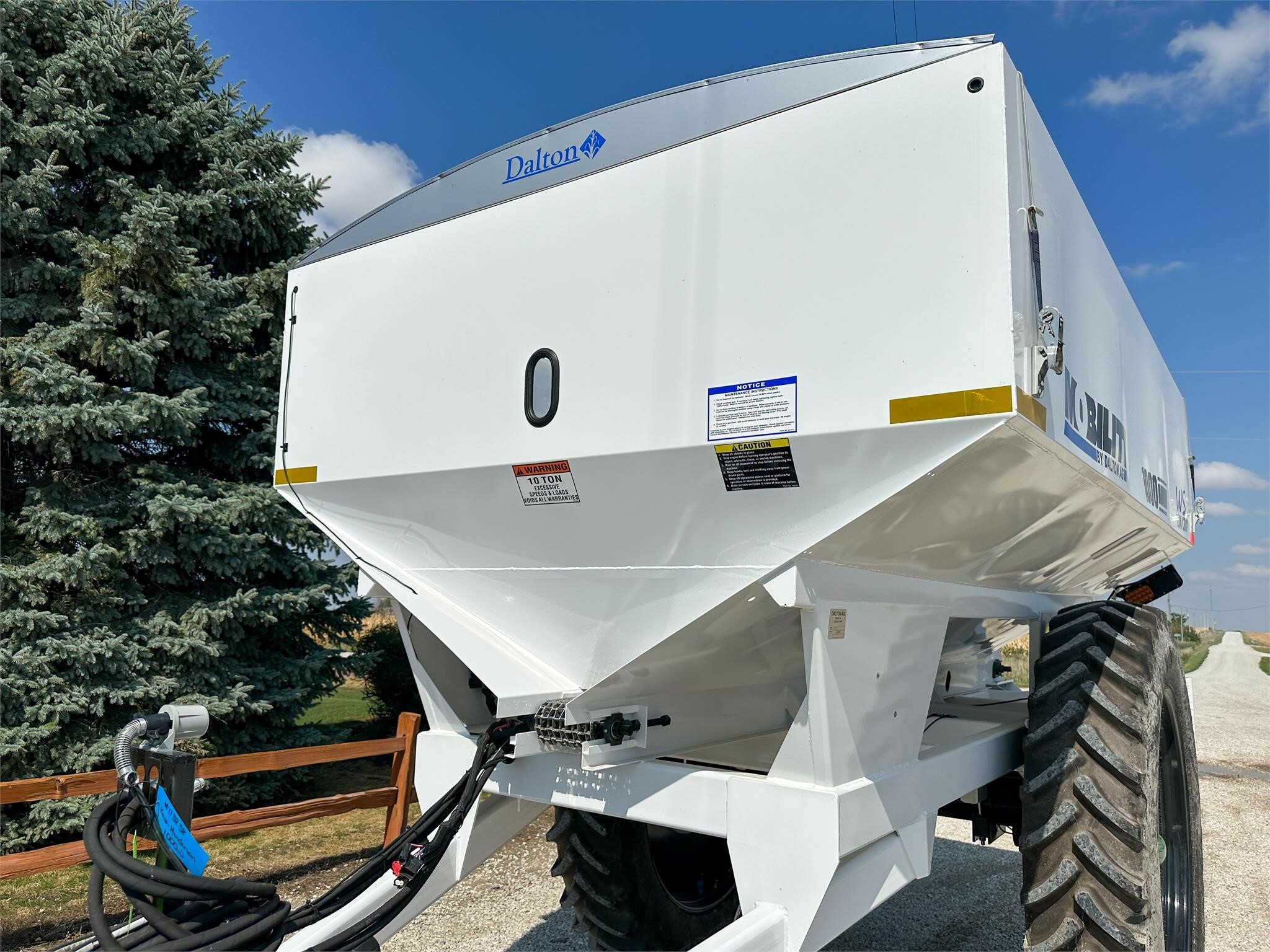 2026 Dalton Ag Products 1000 Pull-Type Fertilizer Spreader