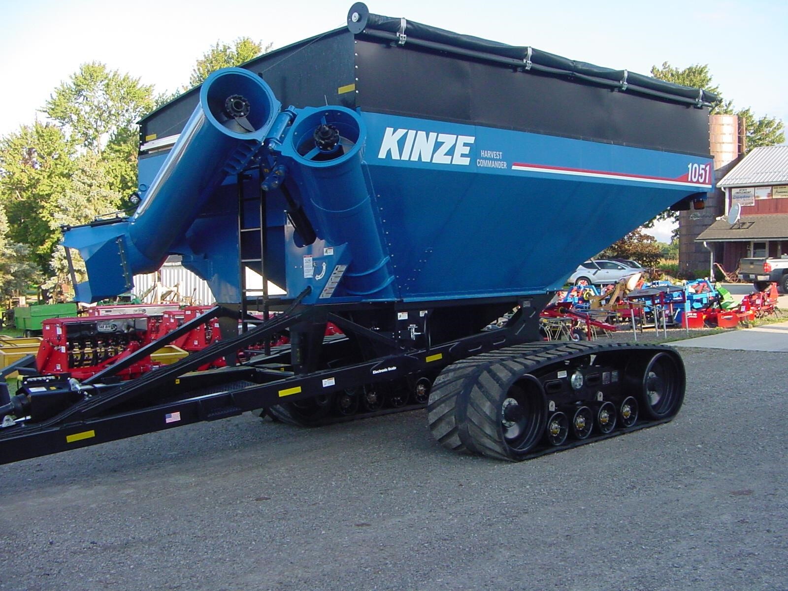 2024 Kinze 1051 Grain Cart