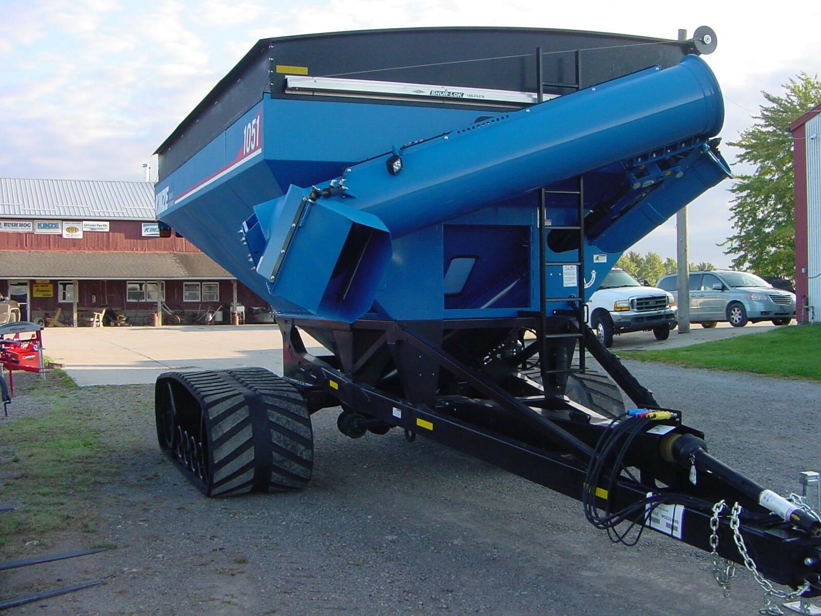 2024 Kinze 1051 Grain Cart