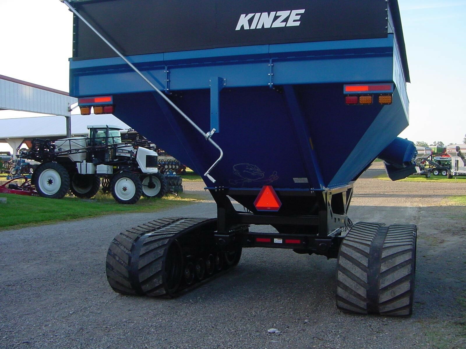 2024 Kinze 1051 Grain Cart