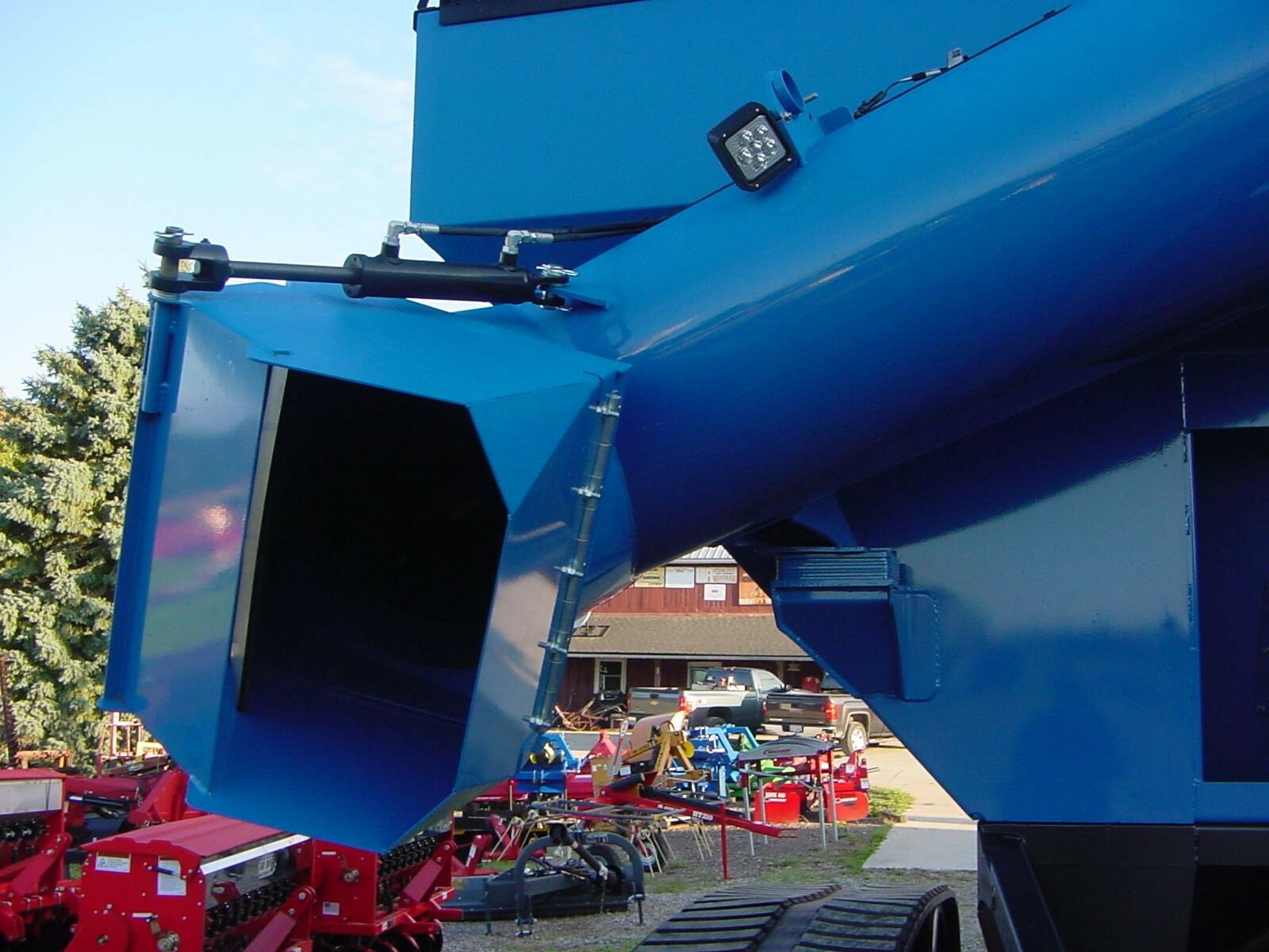 2024 Kinze 1051 Grain Cart