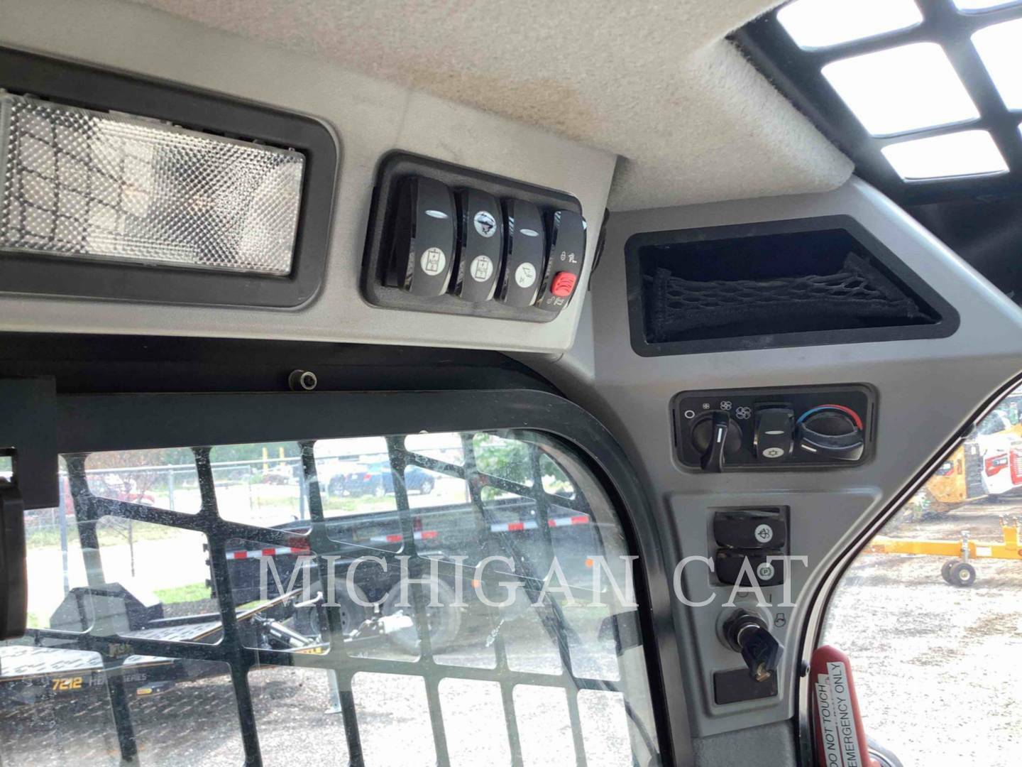 2016 Caterpillar 242D Skid Steer