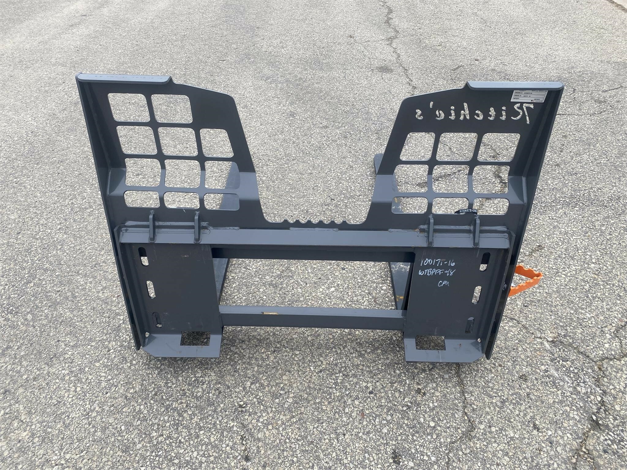  Berlon WTBPFF-48 Loader and Skid Steer Attachment