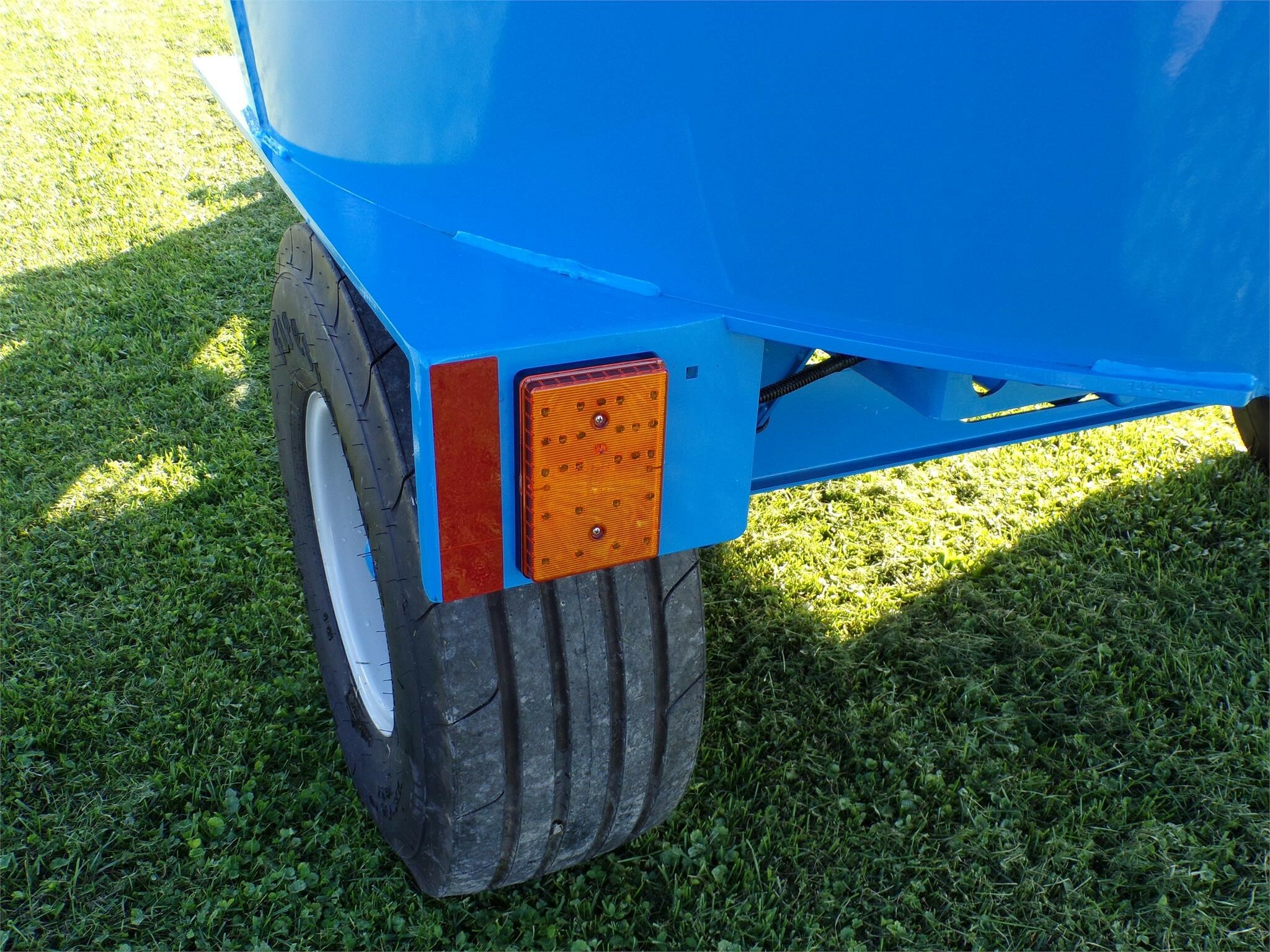 2025 Patz 800 SERIES II 350 Feed Wagon