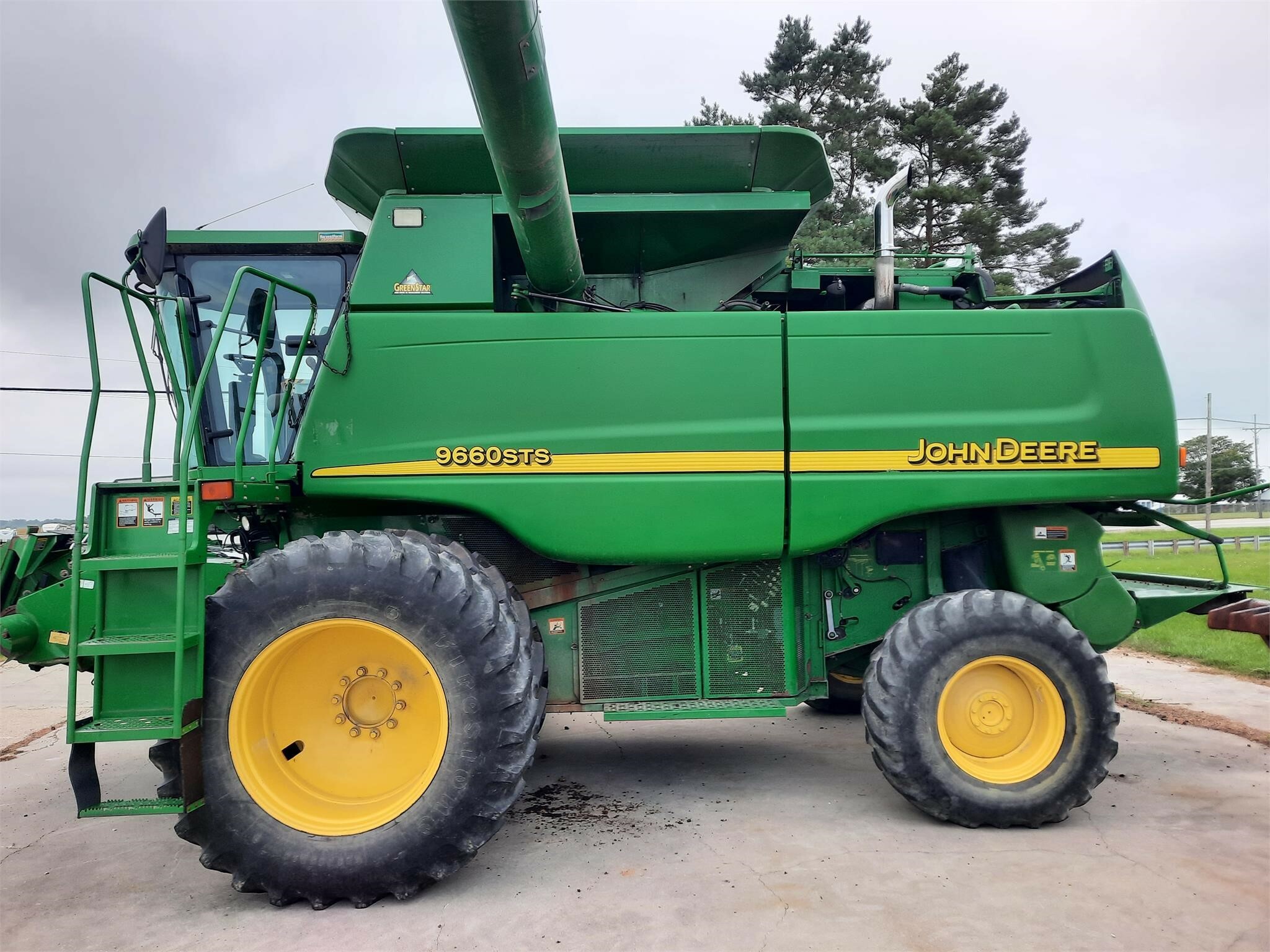 2004 John Deere 9660 STS Combine
