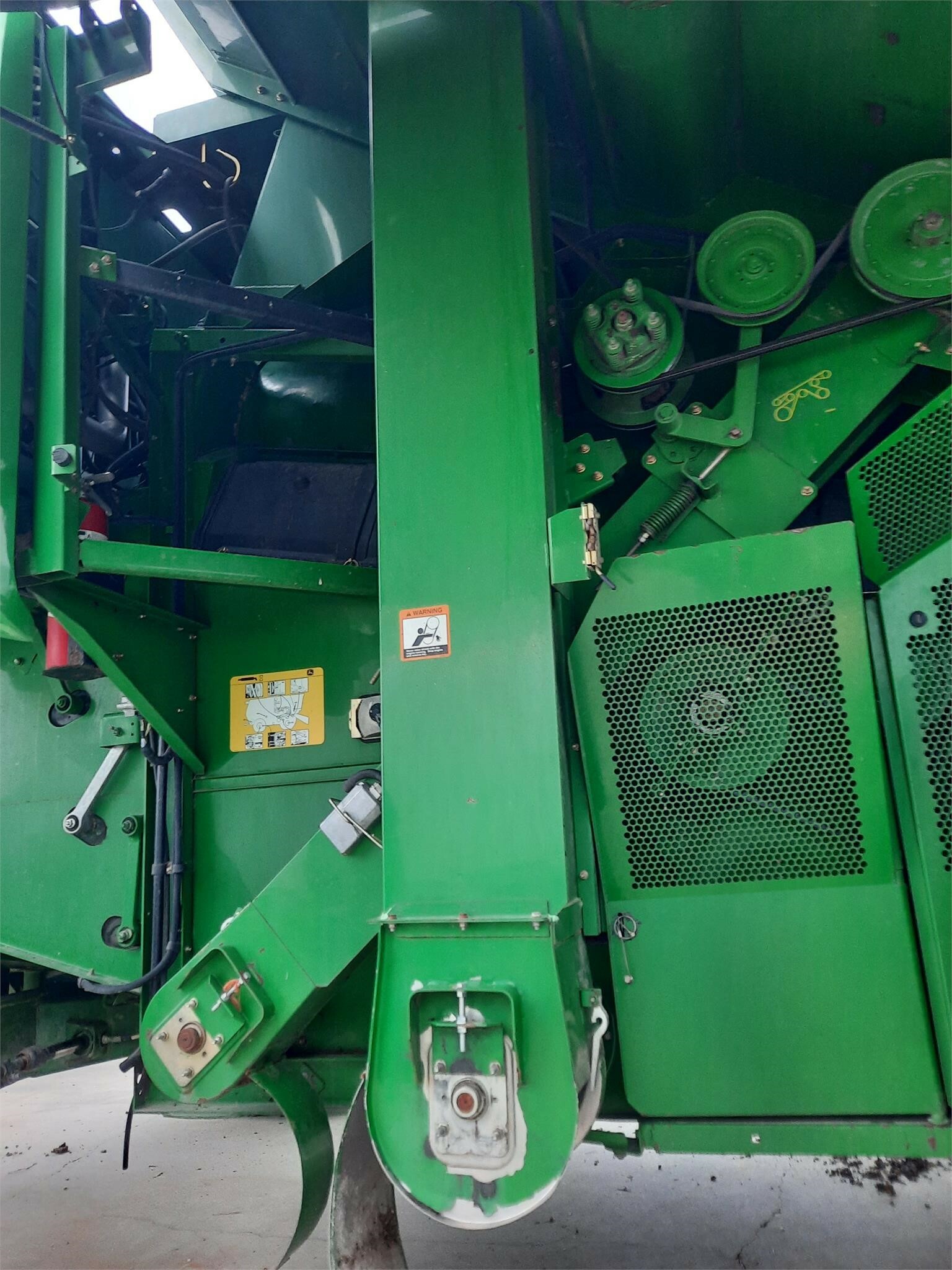 2004 John Deere 9660 STS Combine