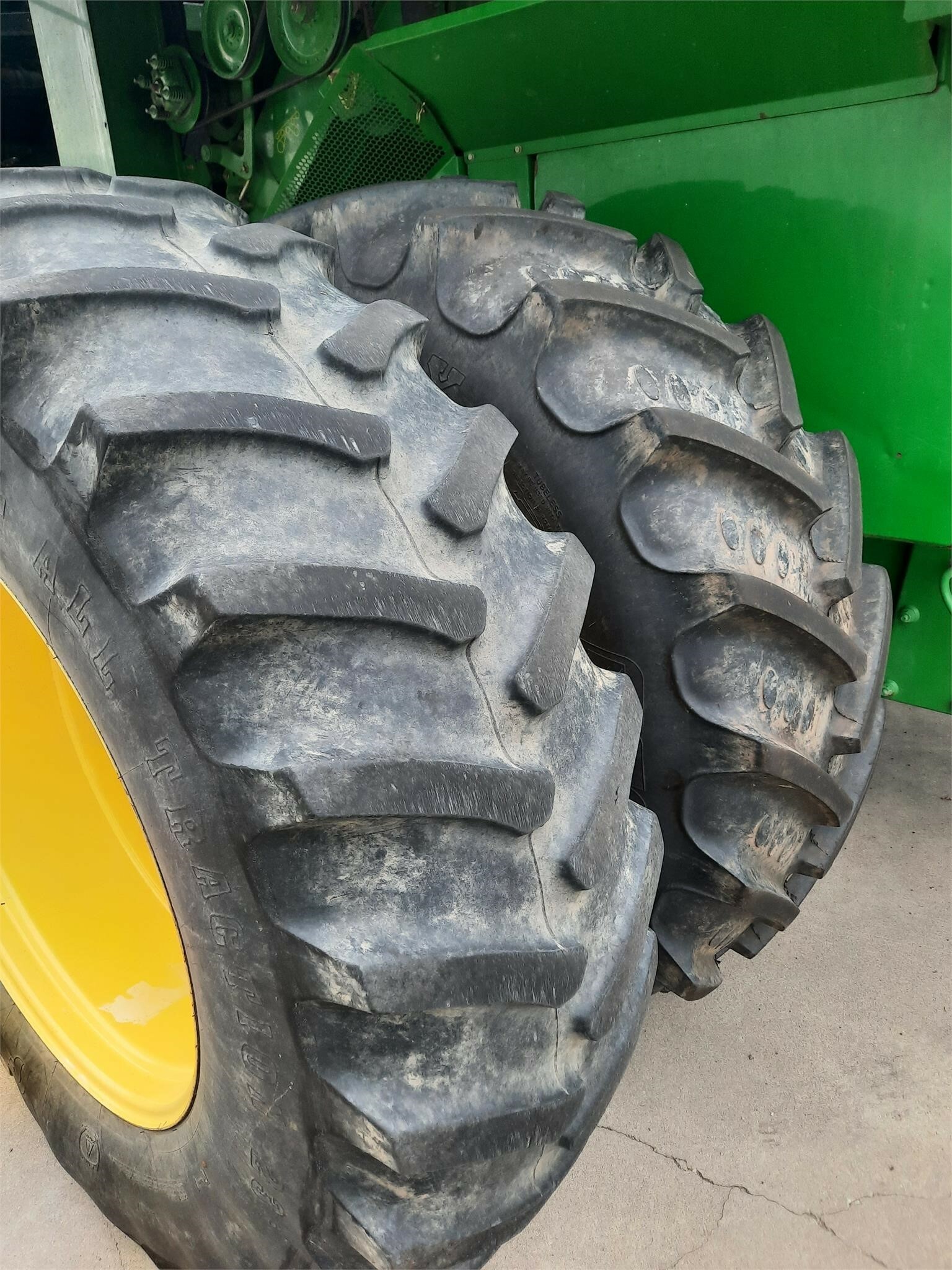 2004 John Deere 9660 STS Combine