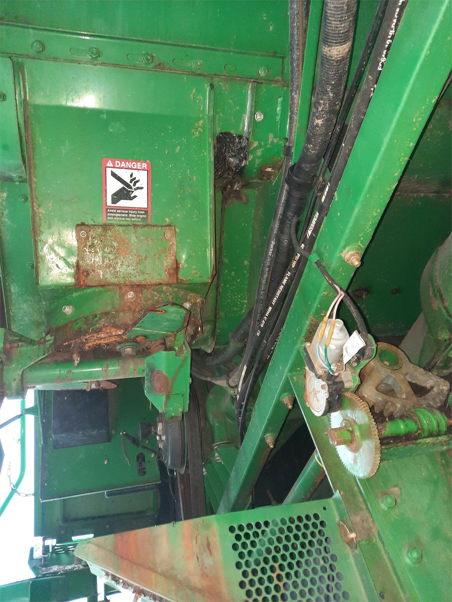 2004 John Deere 9660 STS Combine
