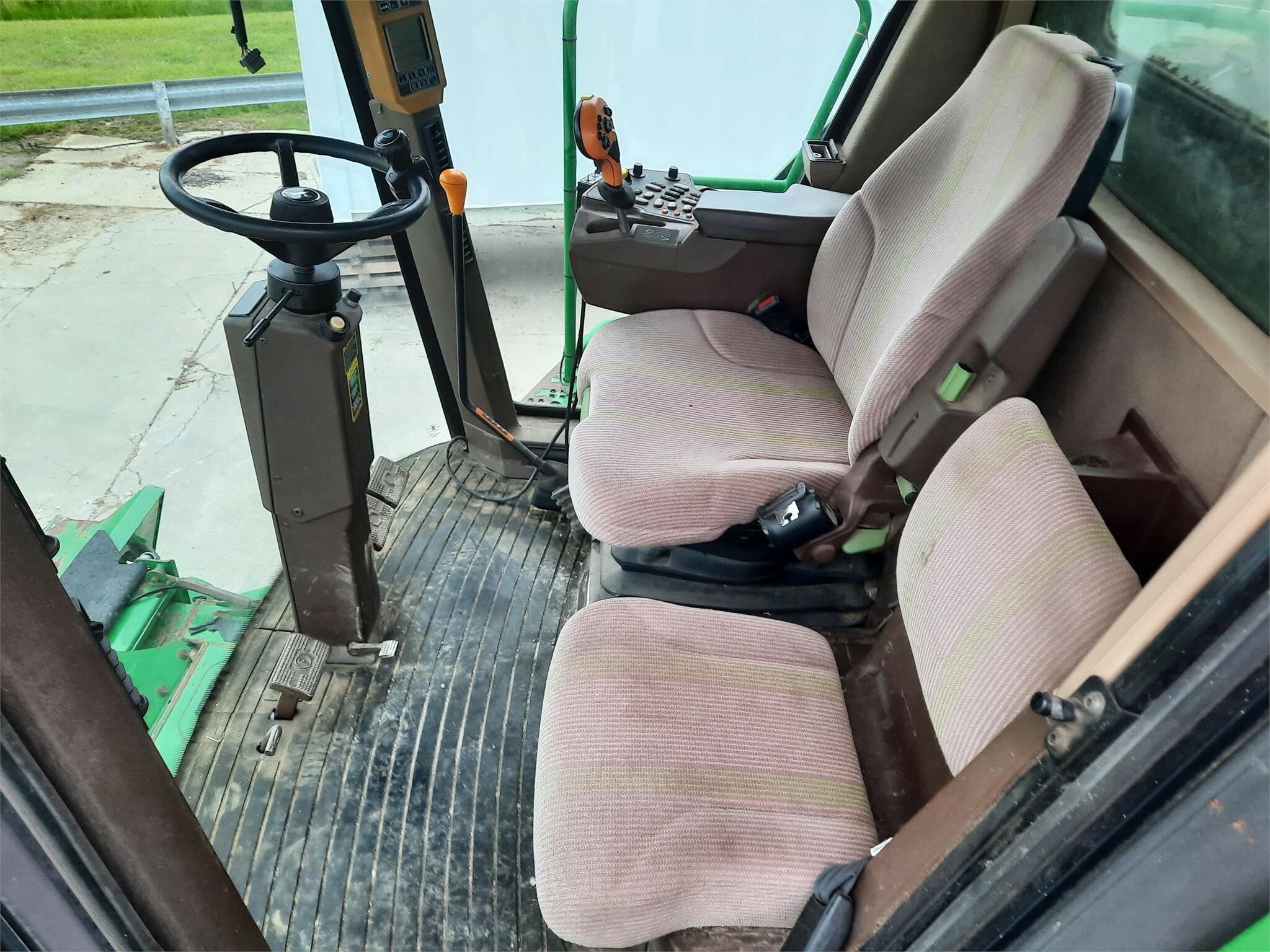 2004 John Deere 9660 STS Combine