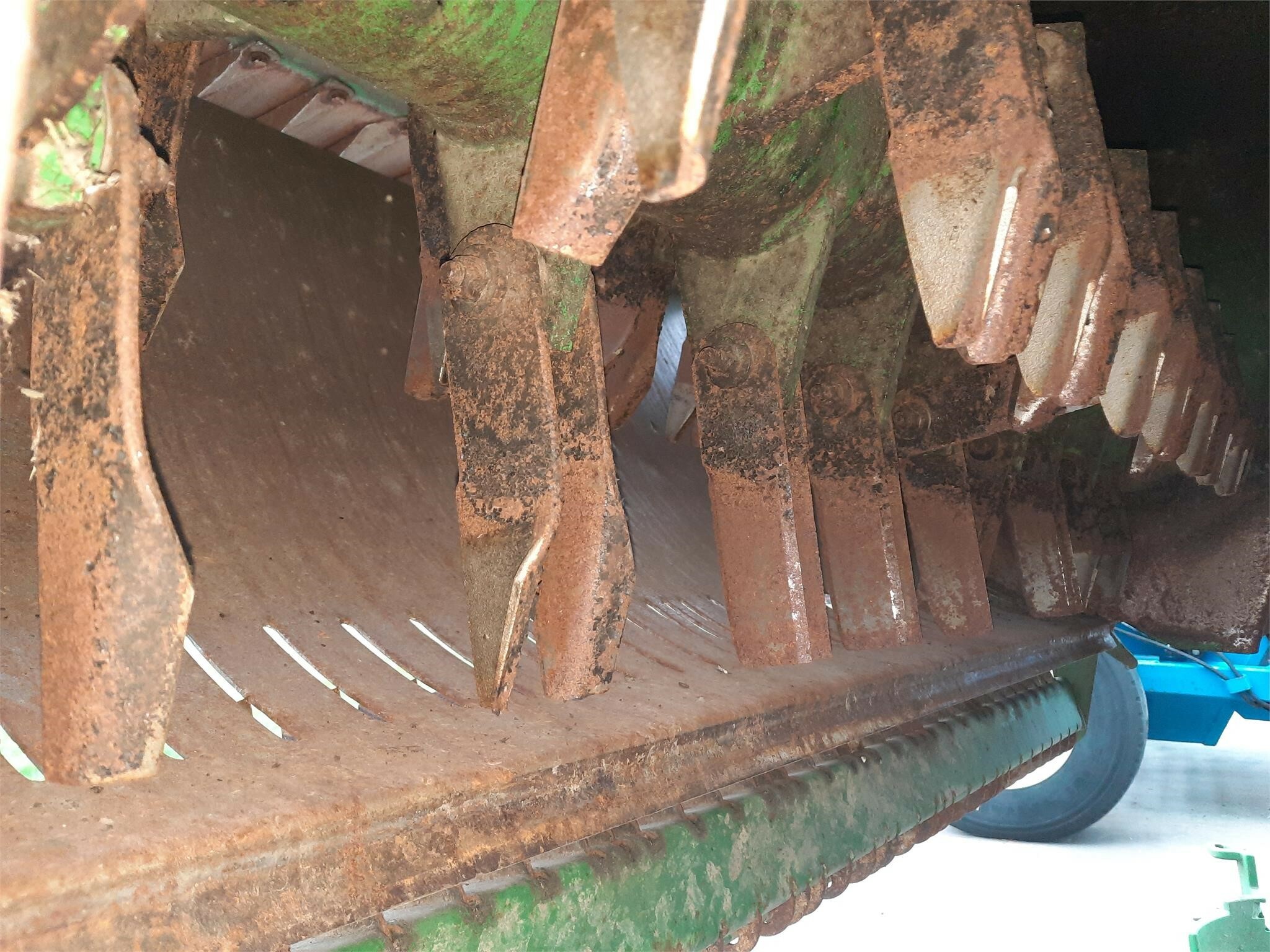 2004 John Deere 9660 STS Combine