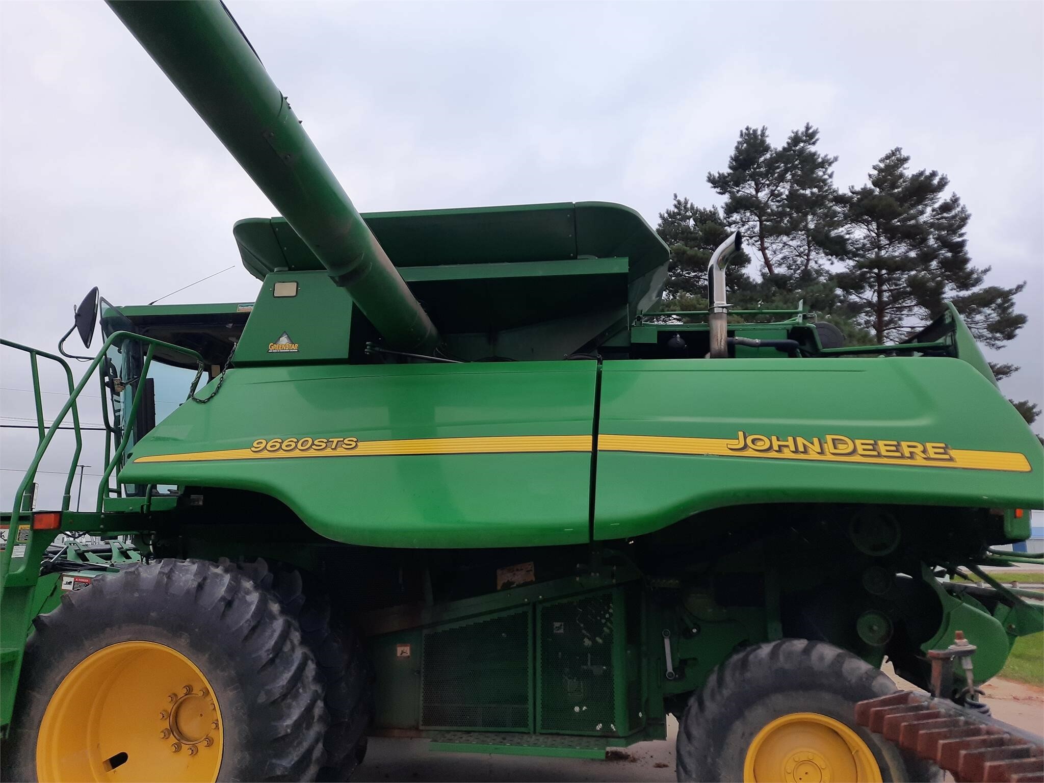 2004 John Deere 9660 STS Combine
