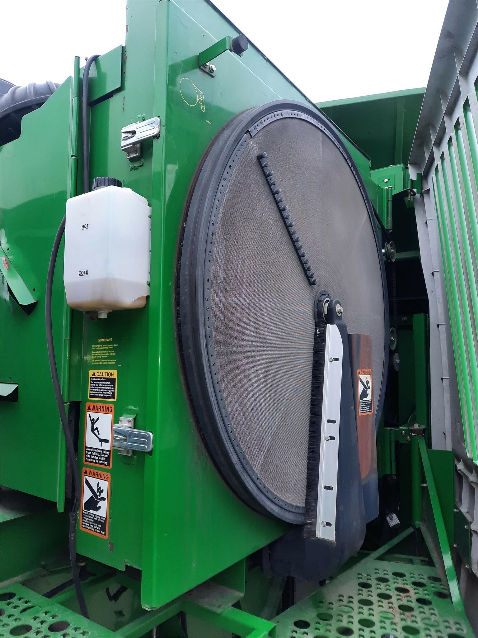 2004 John Deere 9660 STS Combine