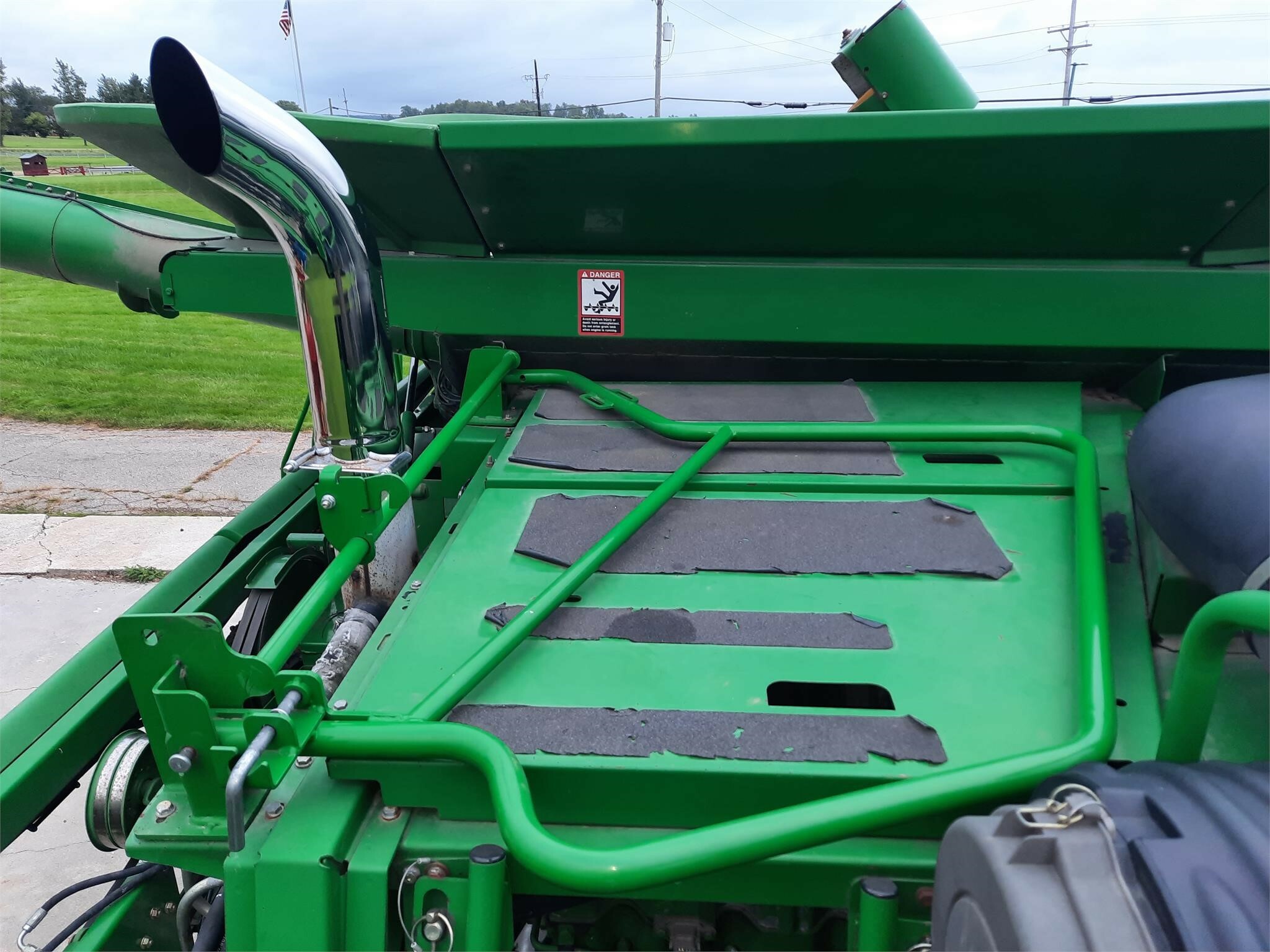 2004 John Deere 9660 STS Combine