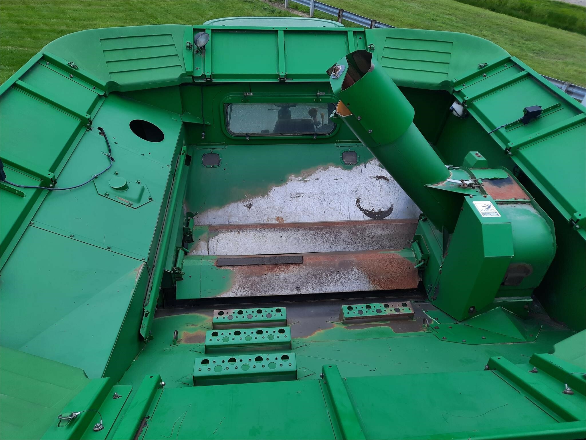 2004 John Deere 9660 STS Combine